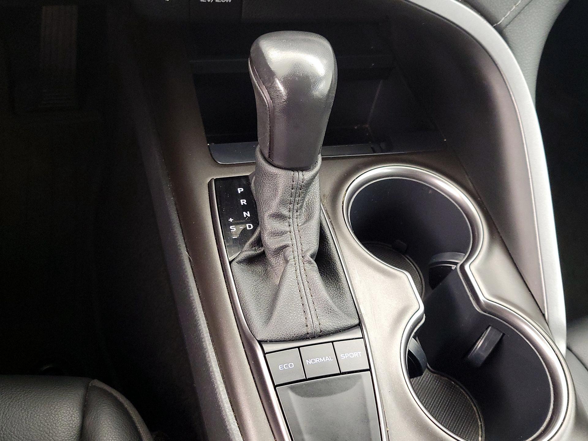 Thumbnail: 2022 Toyota Camry - 17