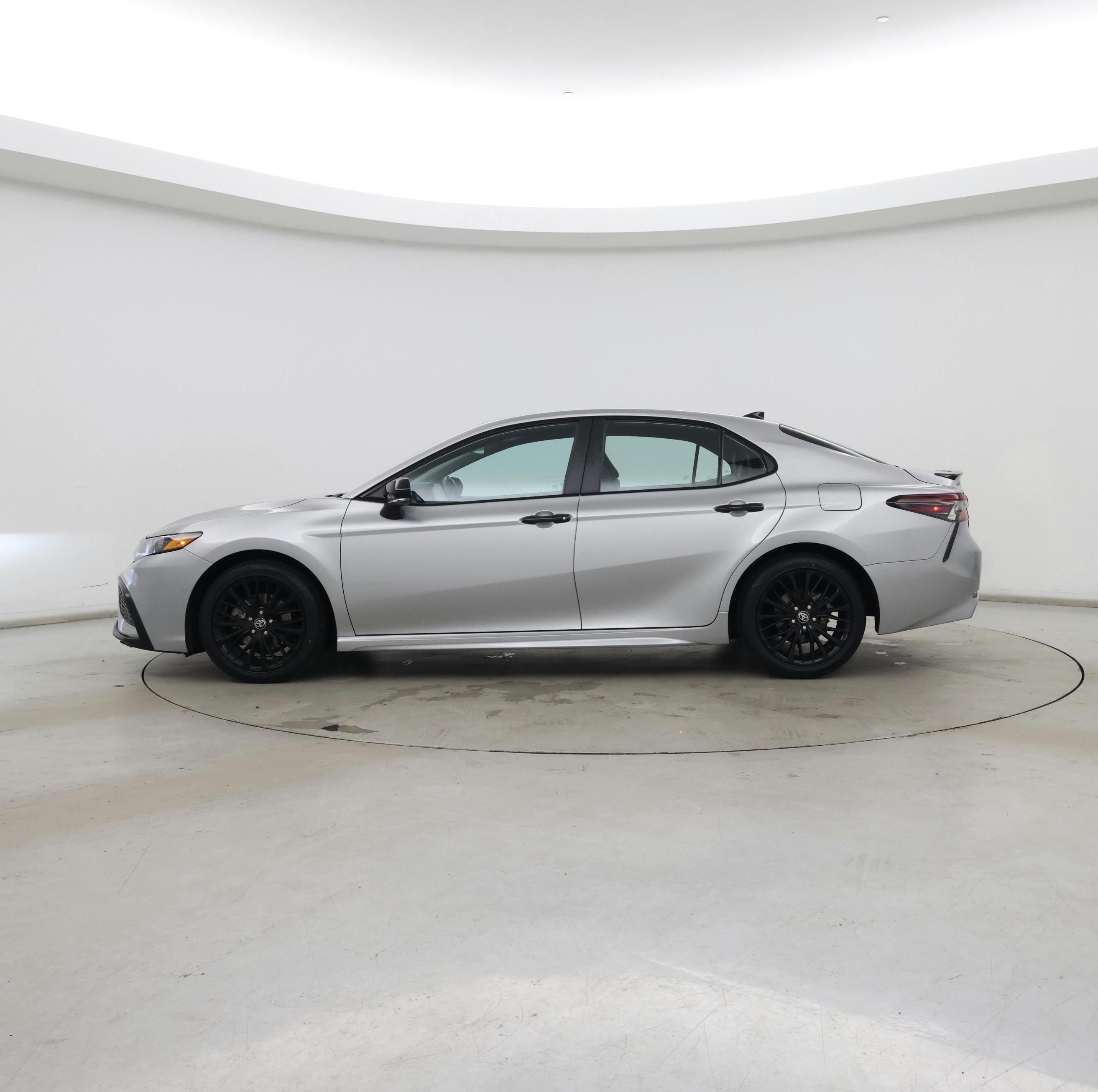 Thumbnail: 2022 Toyota Camry - 3