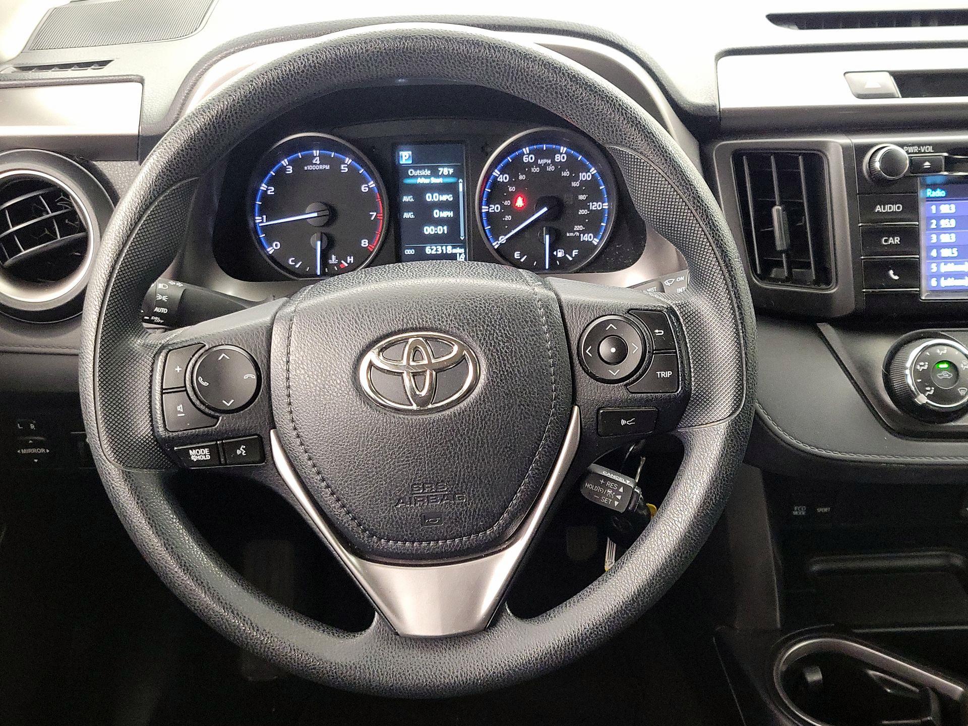 Thumbnail: 2017 Toyota RAV4 - 10