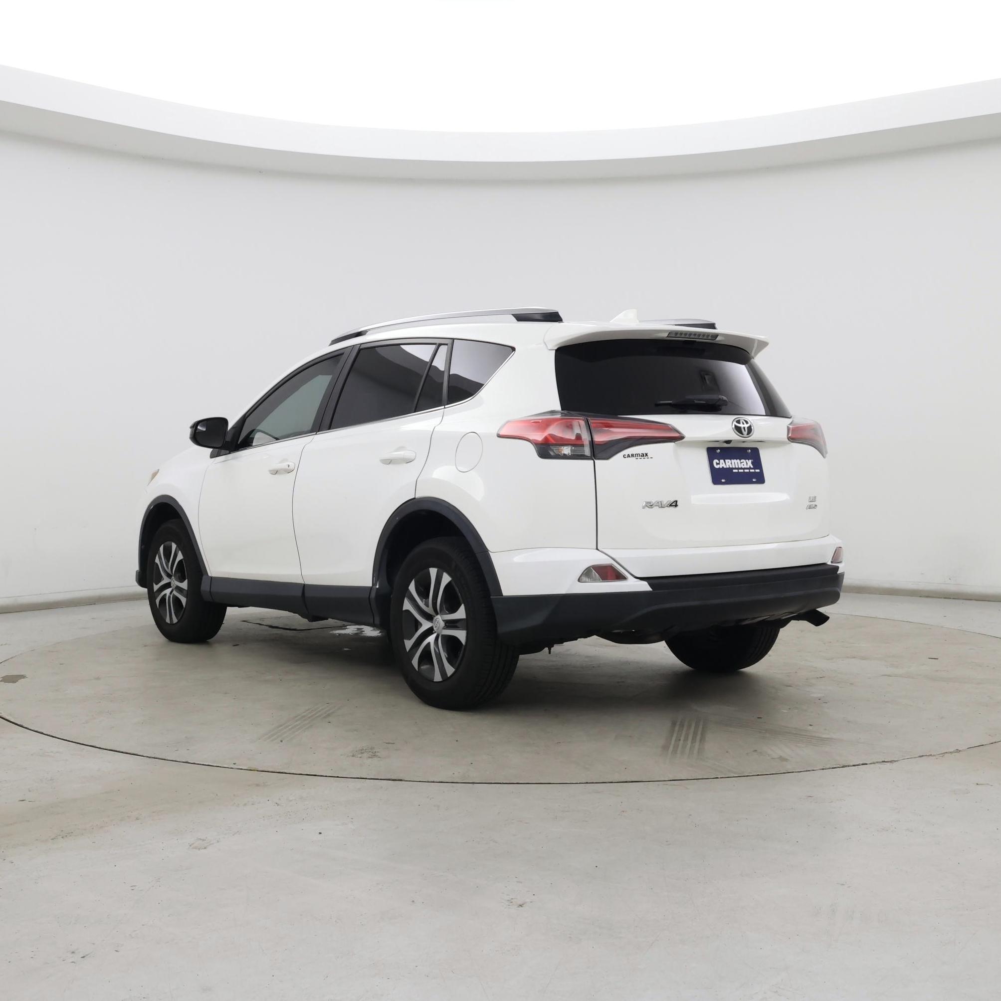 Thumbnail: 2017 Toyota RAV4 - 2