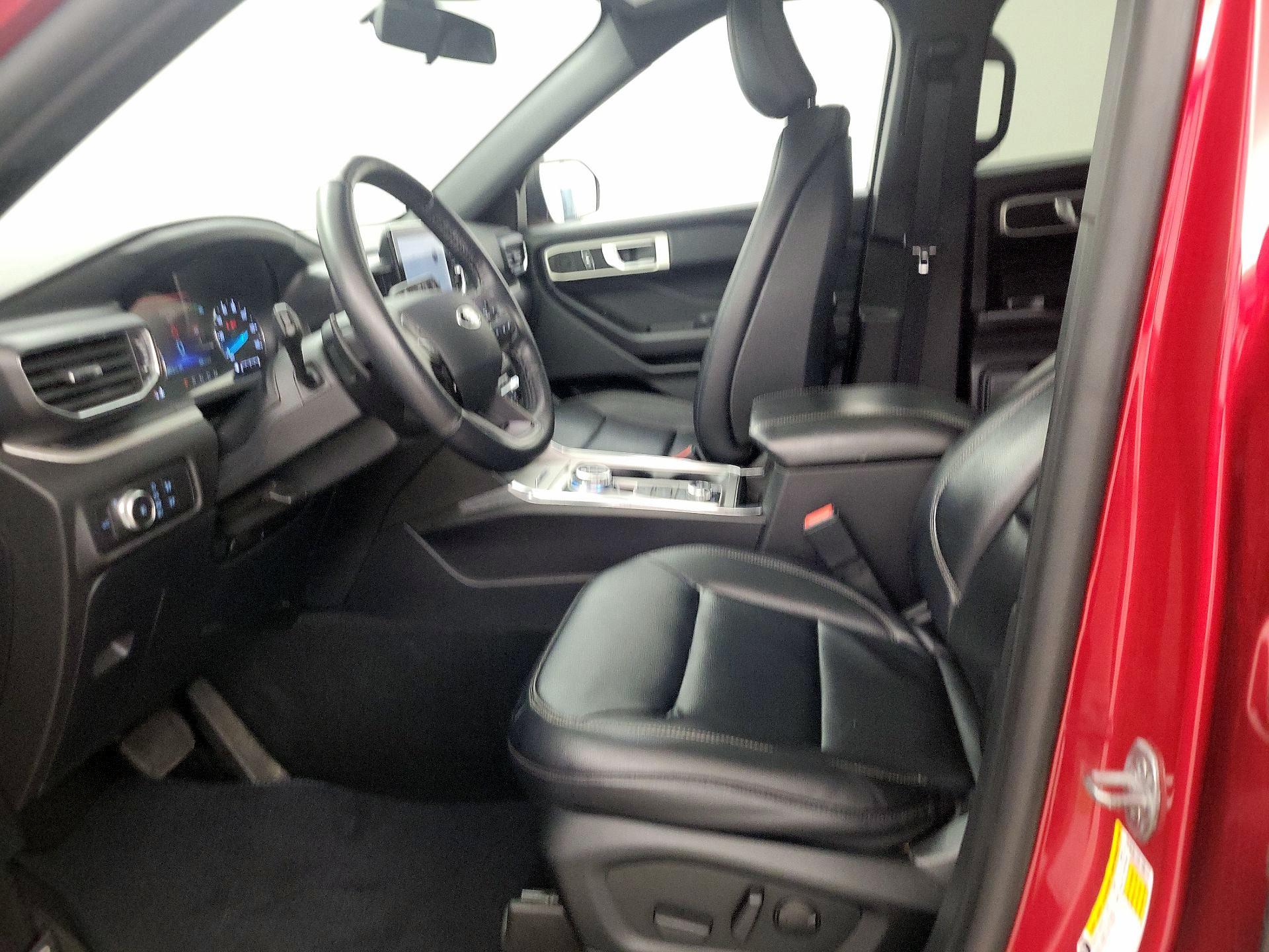 Thumbnail: 2020 Ford Explorer - 11