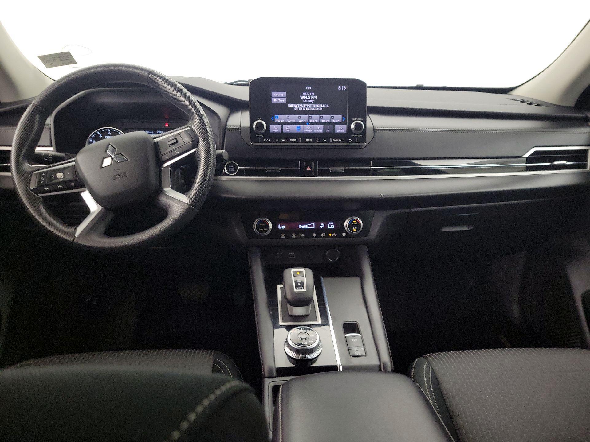 Thumbnail: 2022 Mitsubishi Outlander - 9