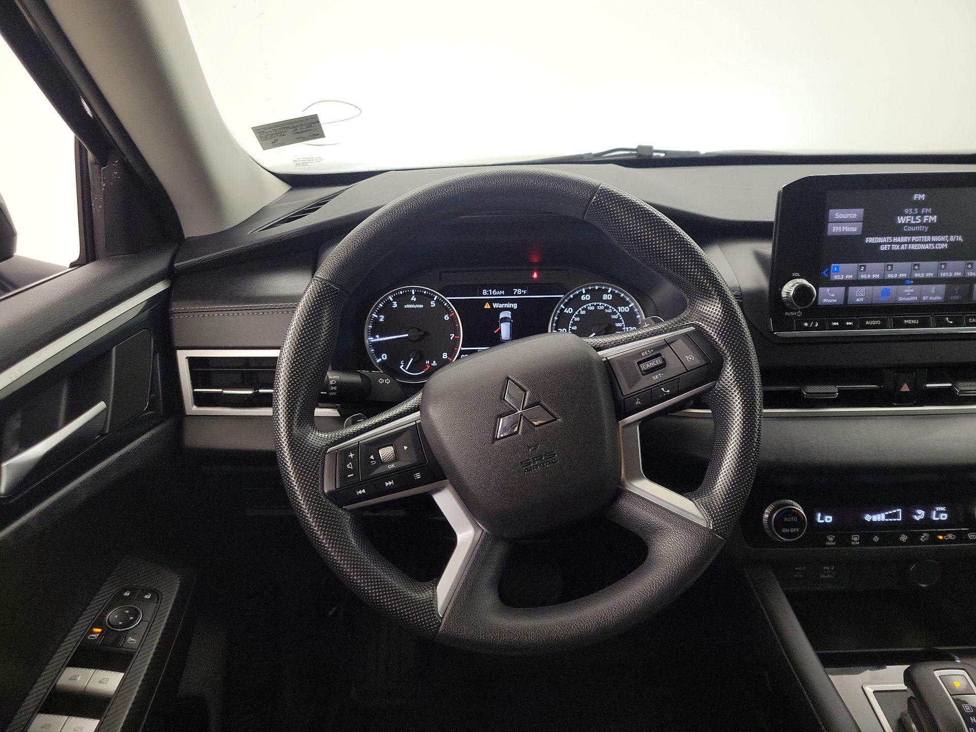 Thumbnail: 2022 Mitsubishi Outlander - 10