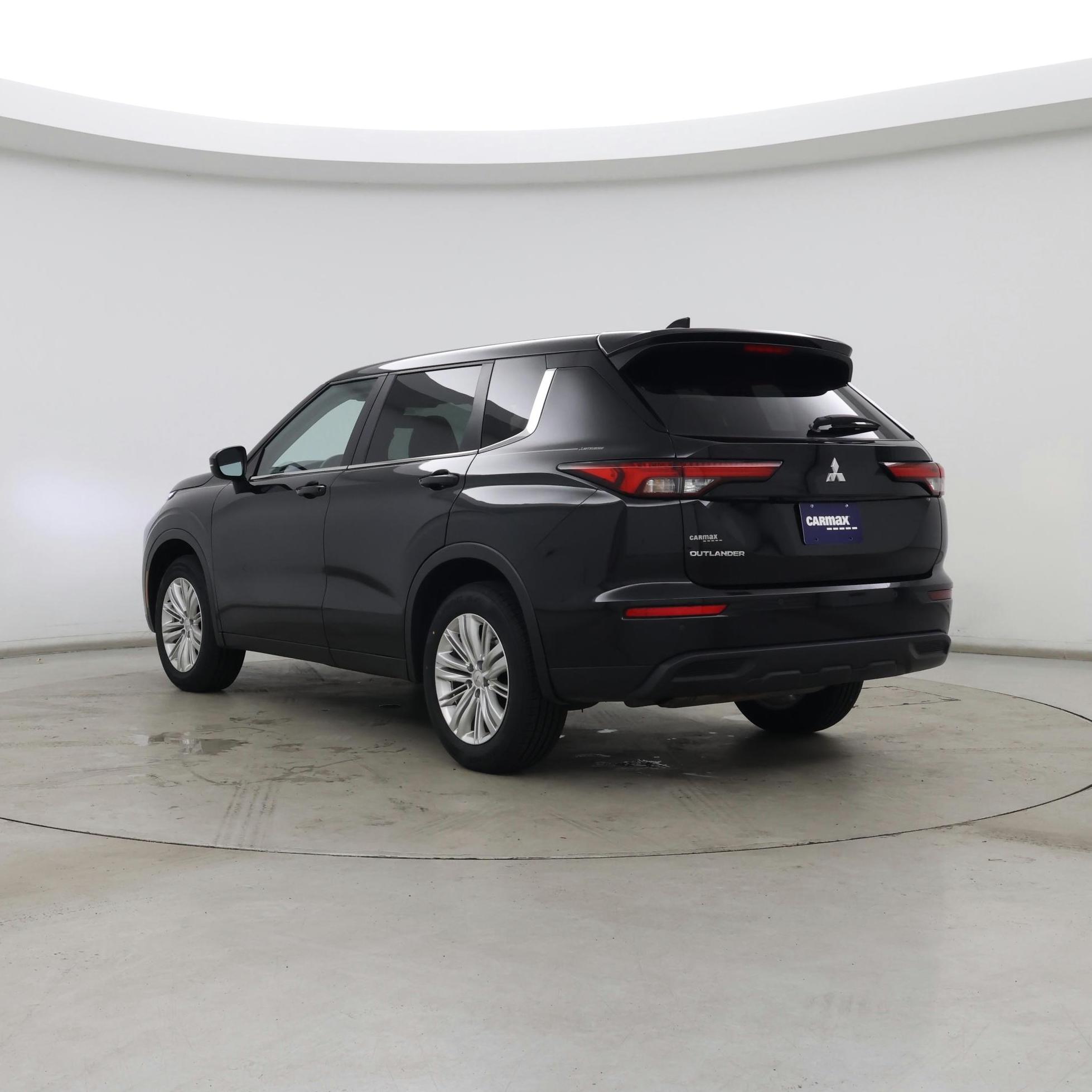 Thumbnail: 2022 Mitsubishi Outlander - 2
