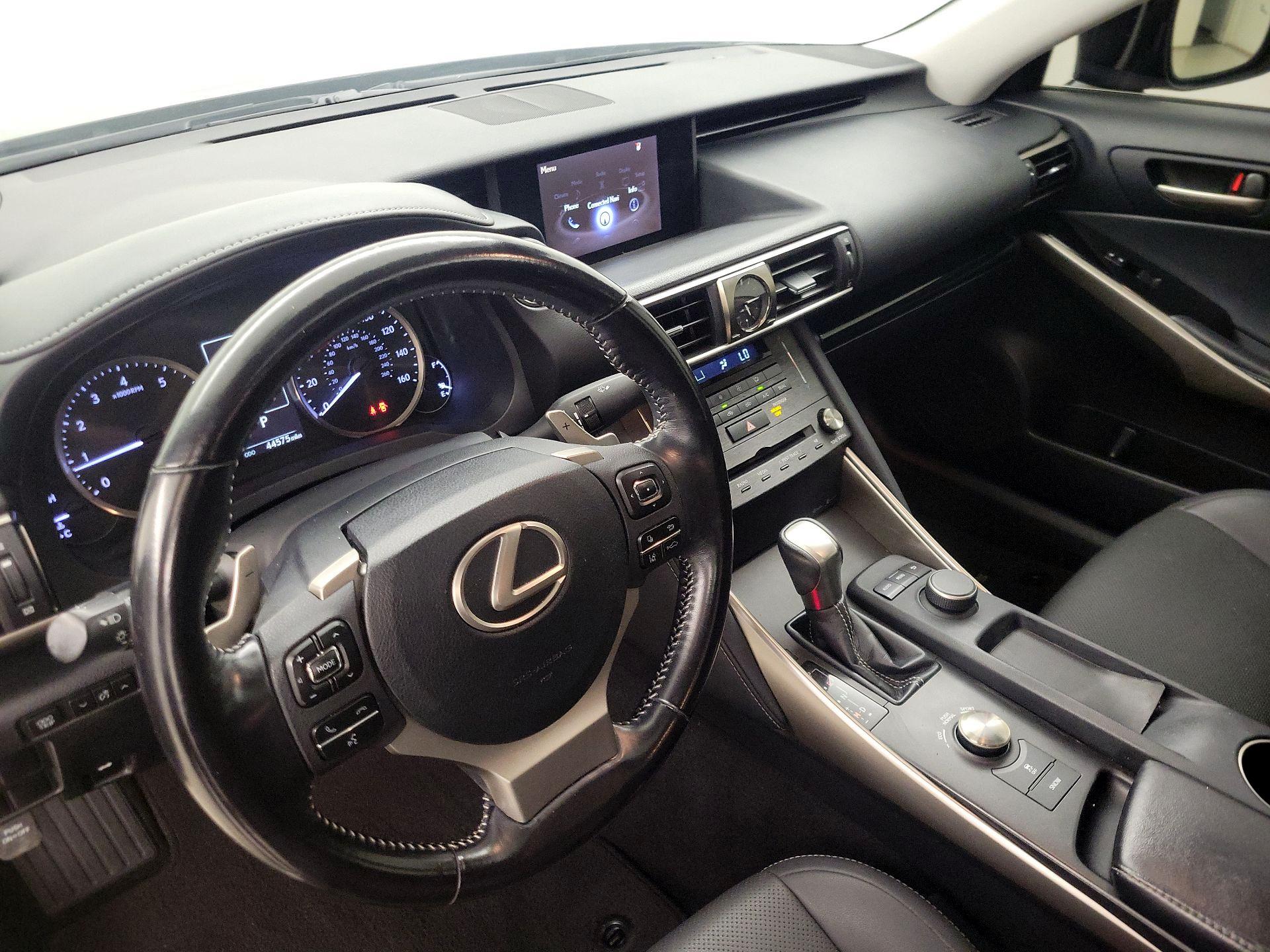 Thumbnail: 2020 Lexus IS - 9