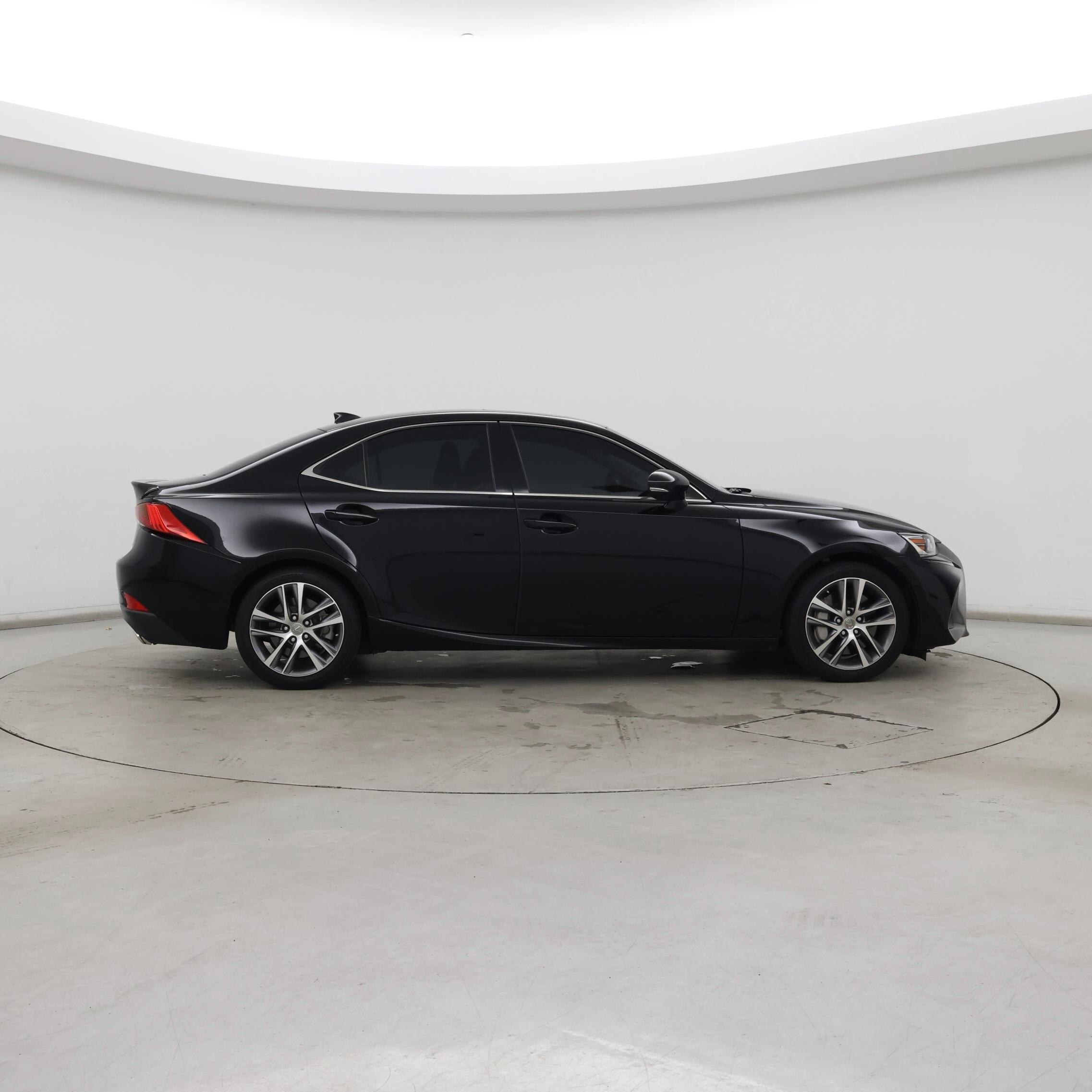 Thumbnail: 2020 Lexus IS - 7
