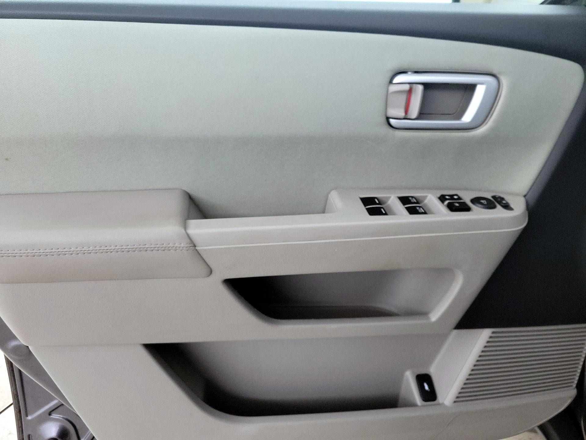 Thumbnail: 2015 Honda Pilot - 12