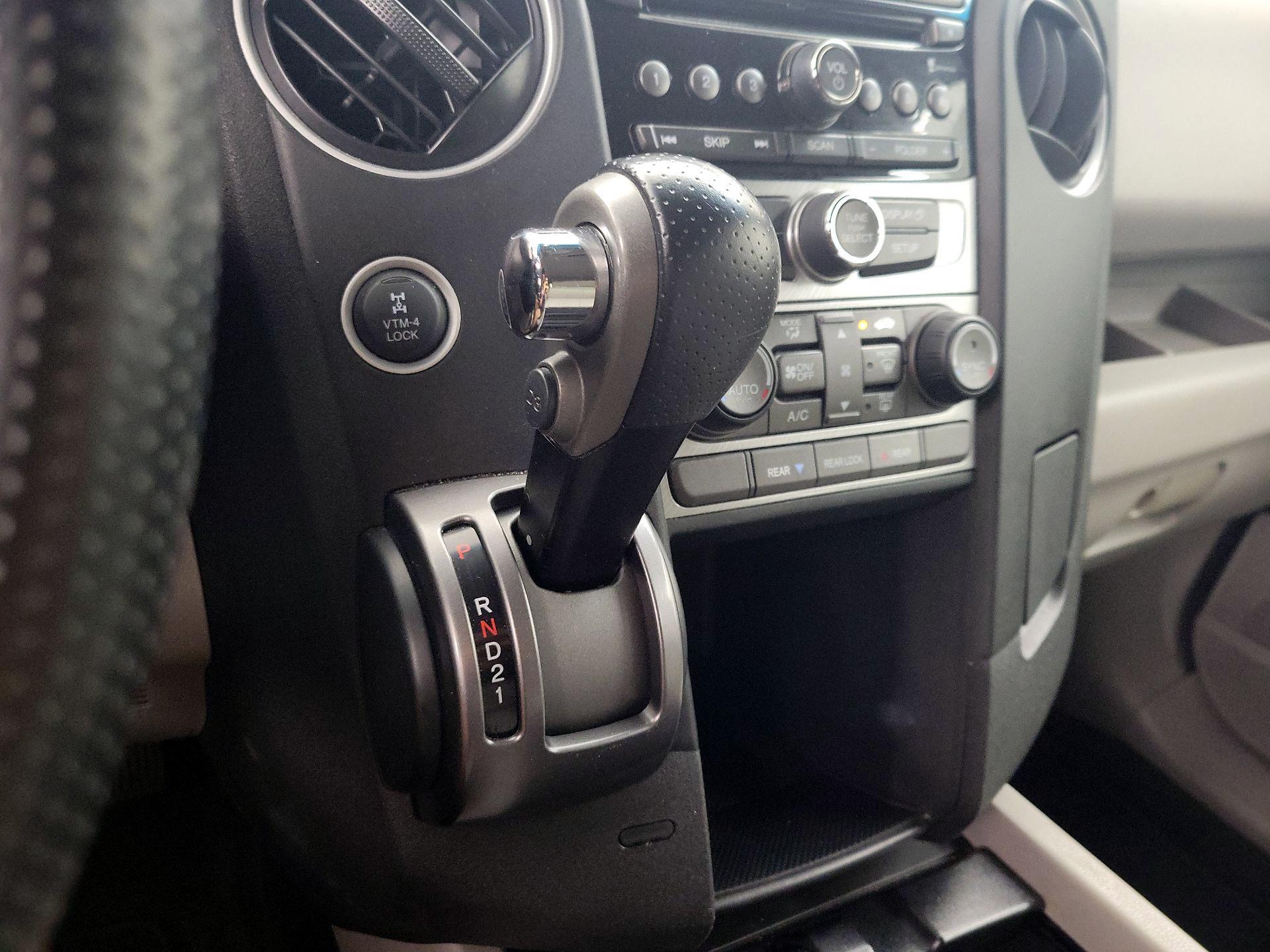 Thumbnail: 2015 Honda Pilot - 17