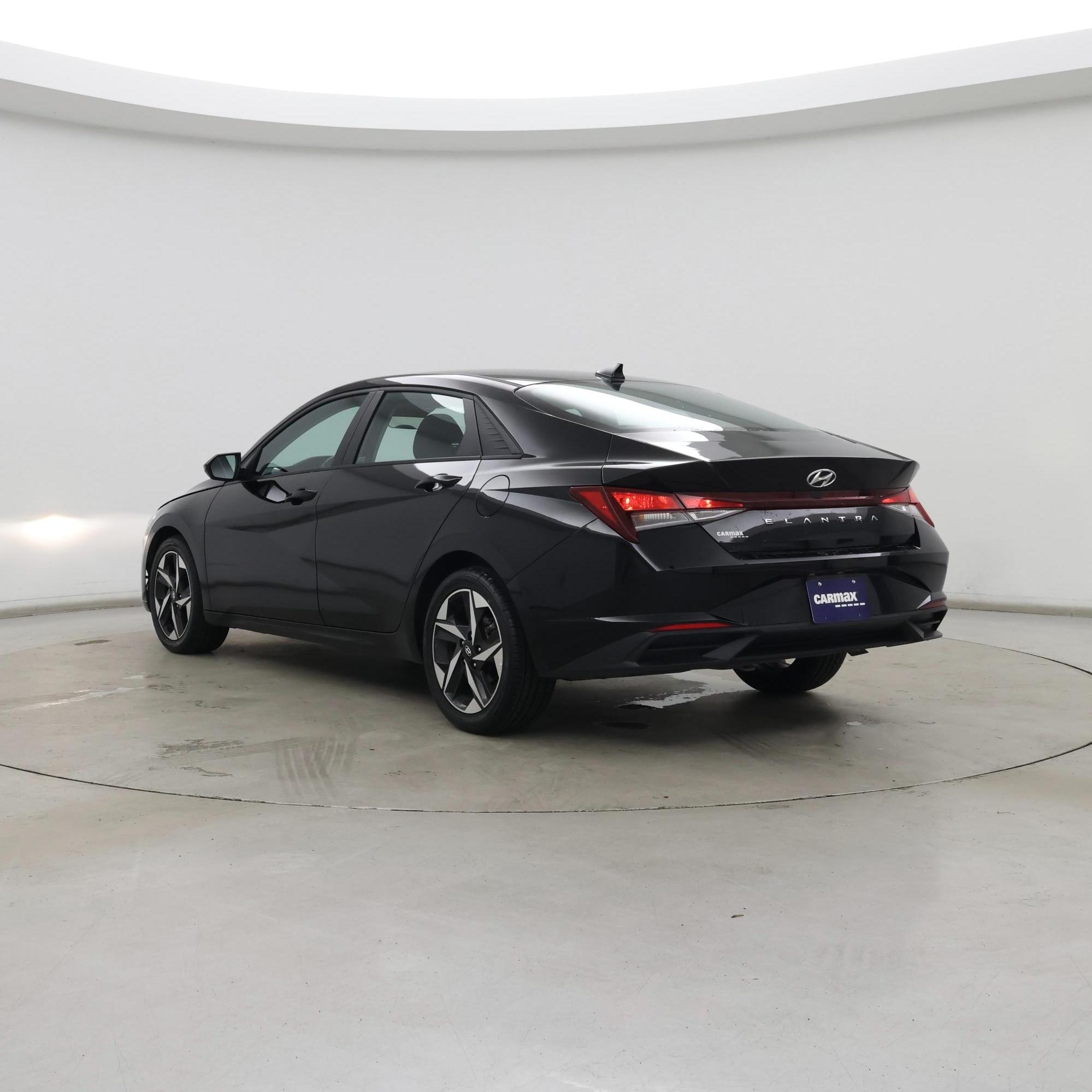 Thumbnail: 2023 Hyundai Elantra - 2