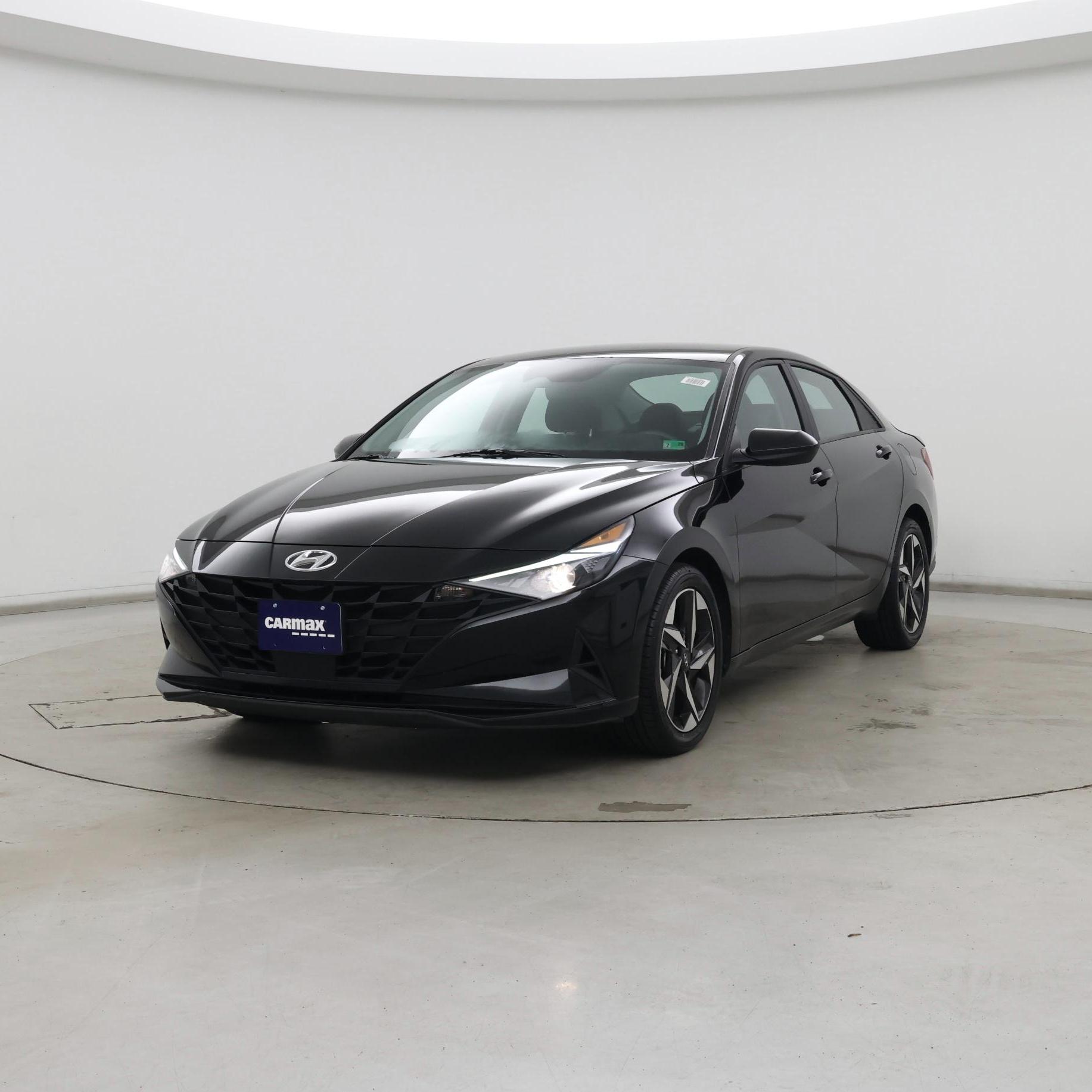 Thumbnail: 2023 Hyundai Elantra - 4