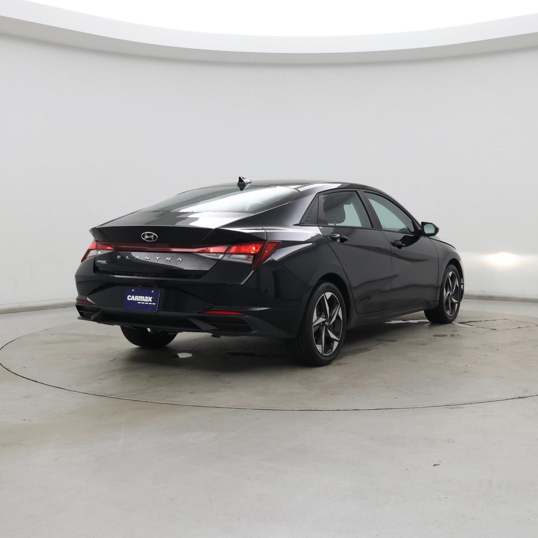 Thumbnail: 2023 Hyundai Elantra - 8