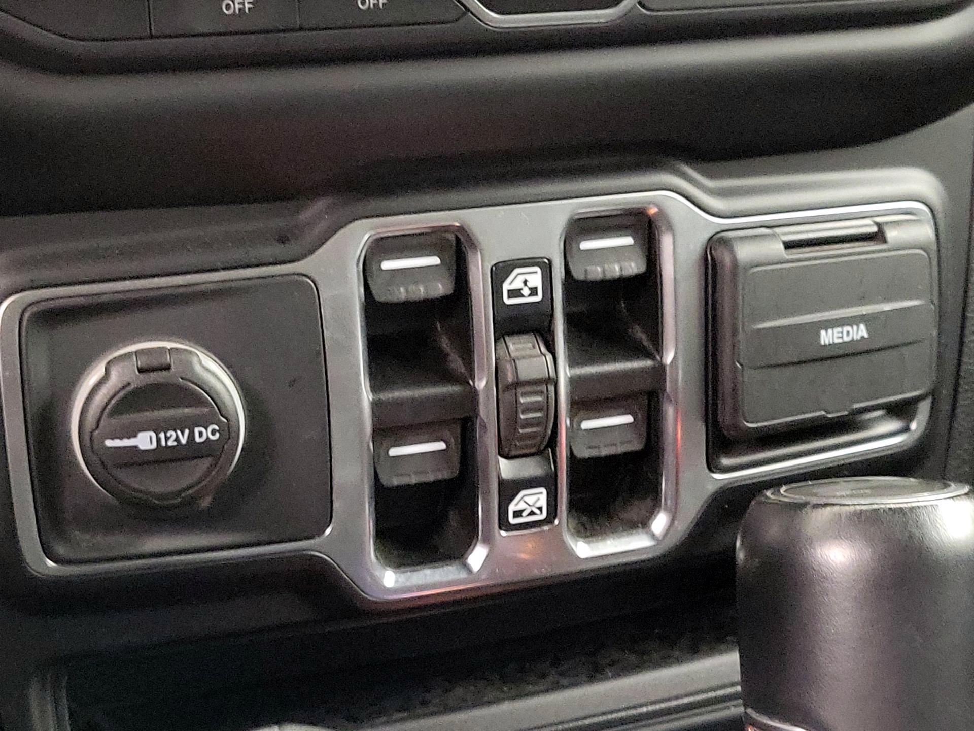 Thumbnail: 2021 Jeep Wrangler - 19