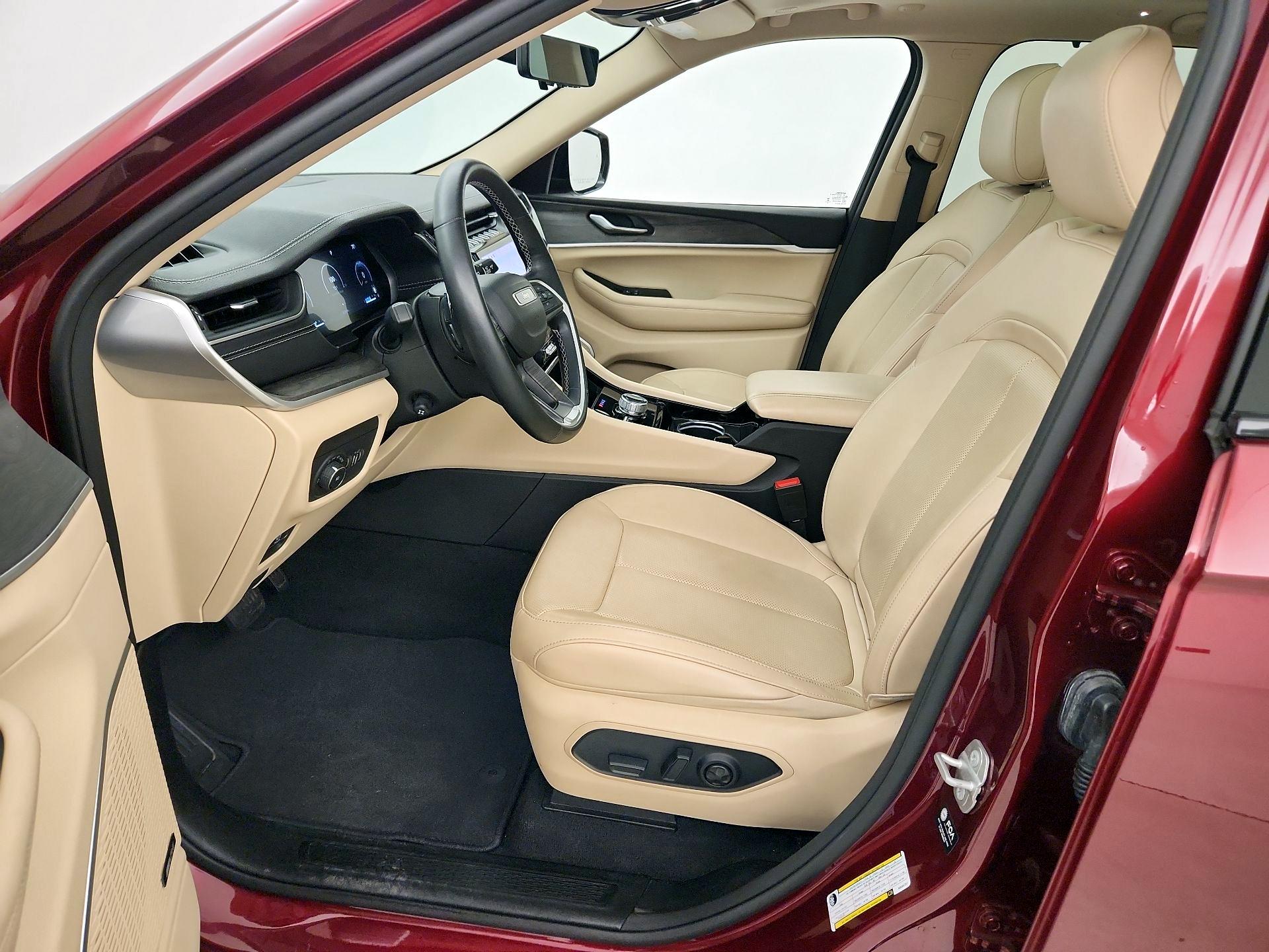 Thumbnail: 2022 Jeep Grand Cherokee - 11