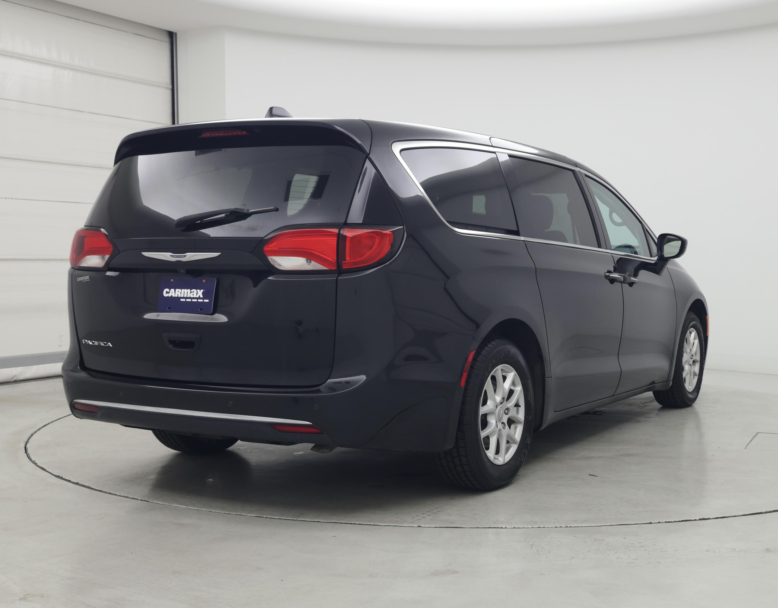 Thumbnail: 2020 Chrysler Pacifica - 8