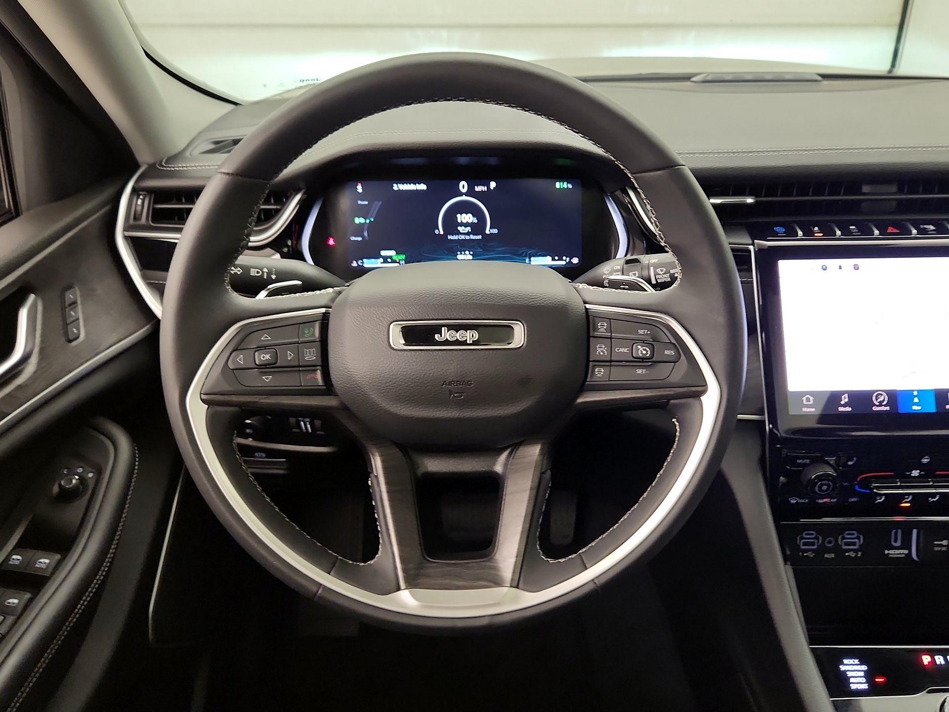 Thumbnail: 2023 Jeep Grand Cherokee - 10