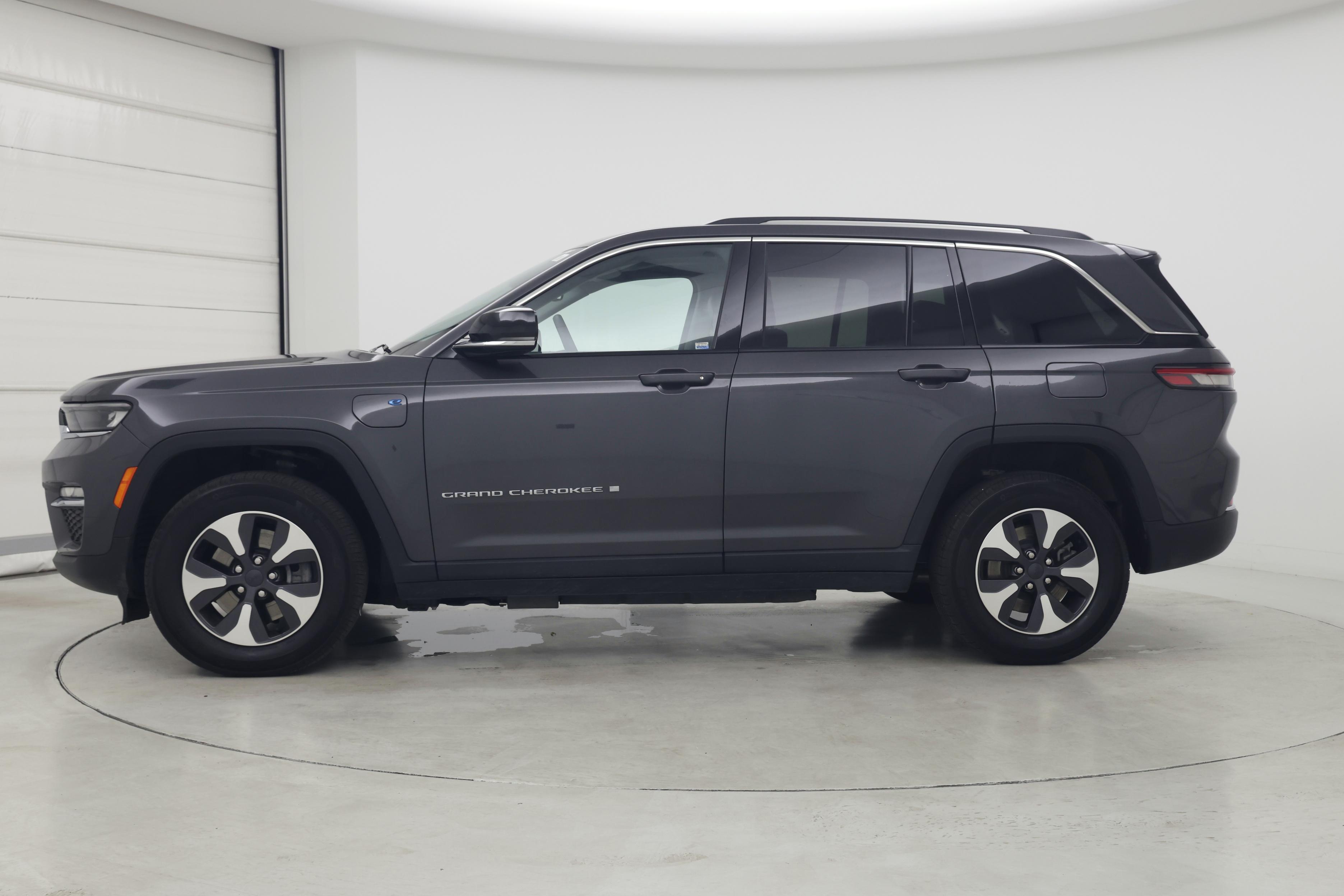 Thumbnail: 2023 Jeep Grand Cherokee - 3