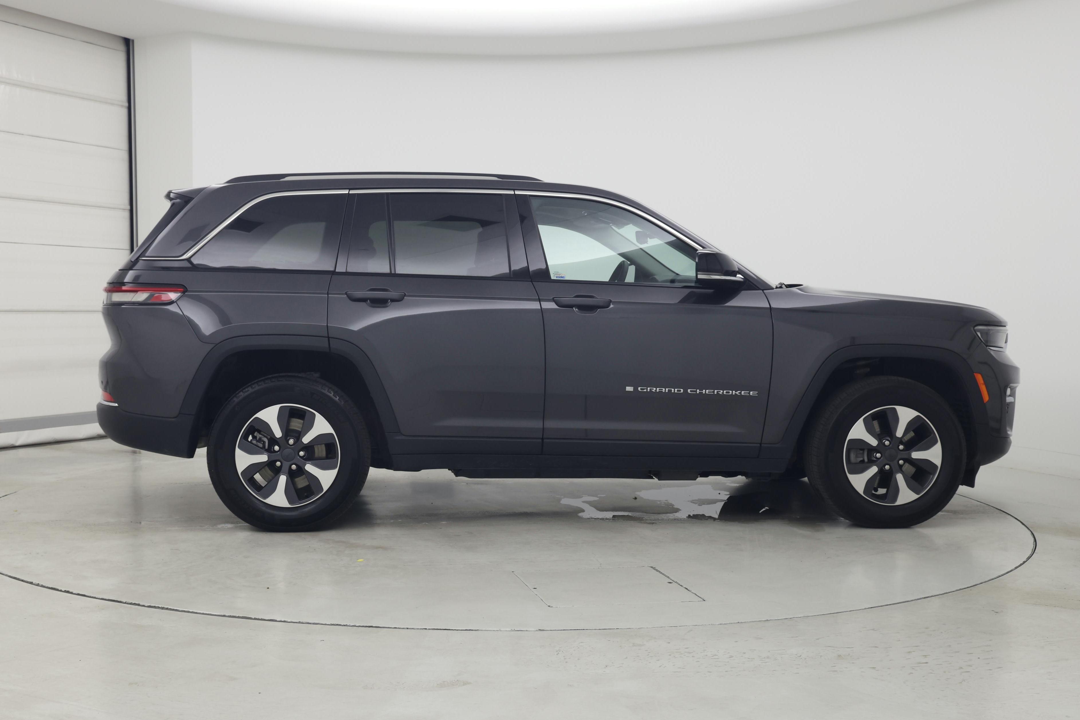Thumbnail: 2023 Jeep Grand Cherokee - 7