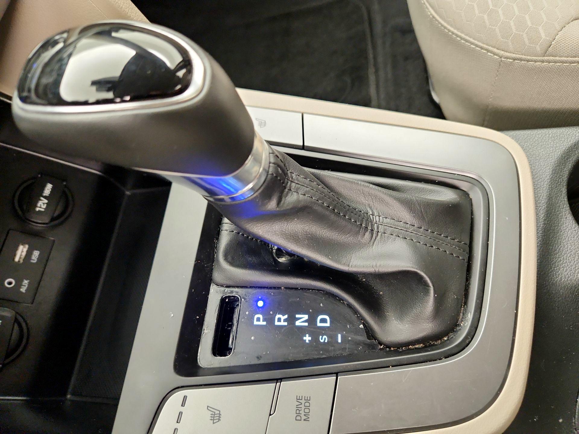 Thumbnail: 2020 Hyundai Elantra - 17