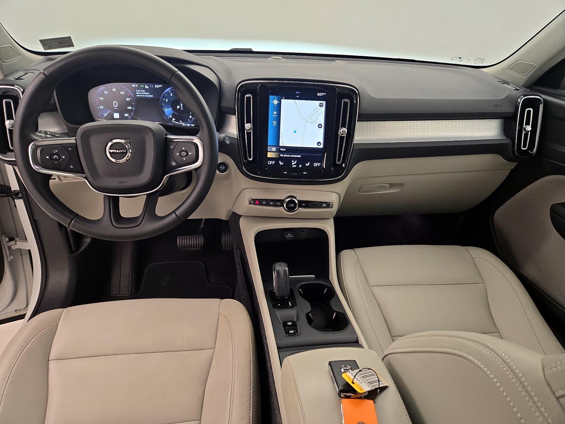 Thumbnail: 2021 Volvo XC40 - 9