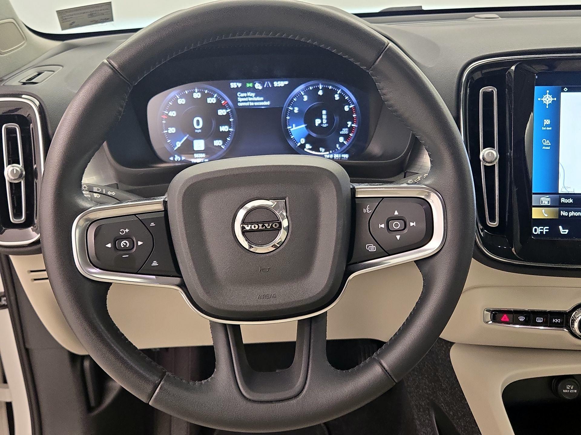 Thumbnail: 2021 Volvo XC40 - 10
