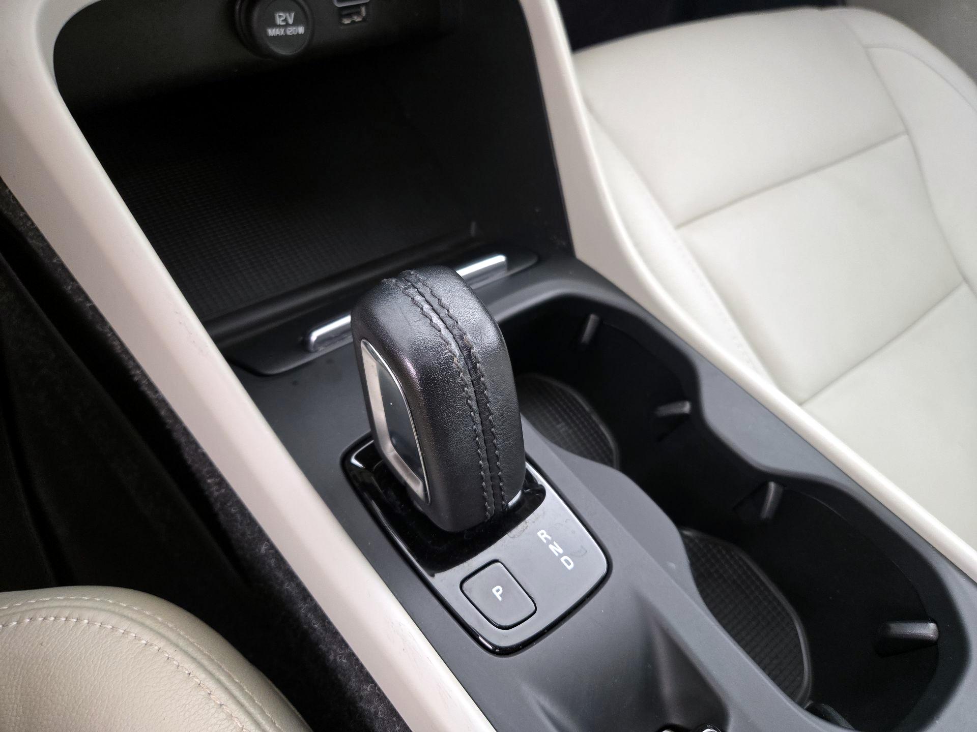 Thumbnail: 2021 Volvo XC40 - 18