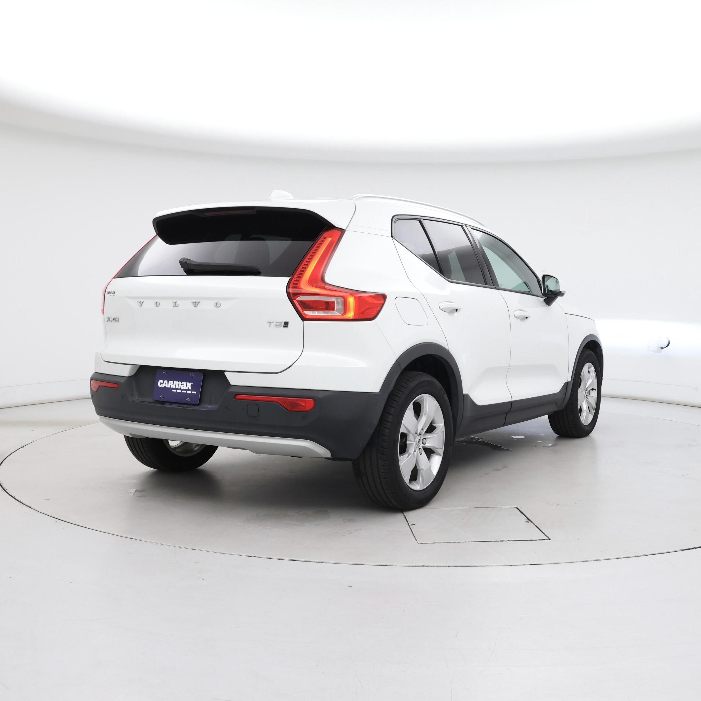 Thumbnail: 2021 Volvo XC40 - 8