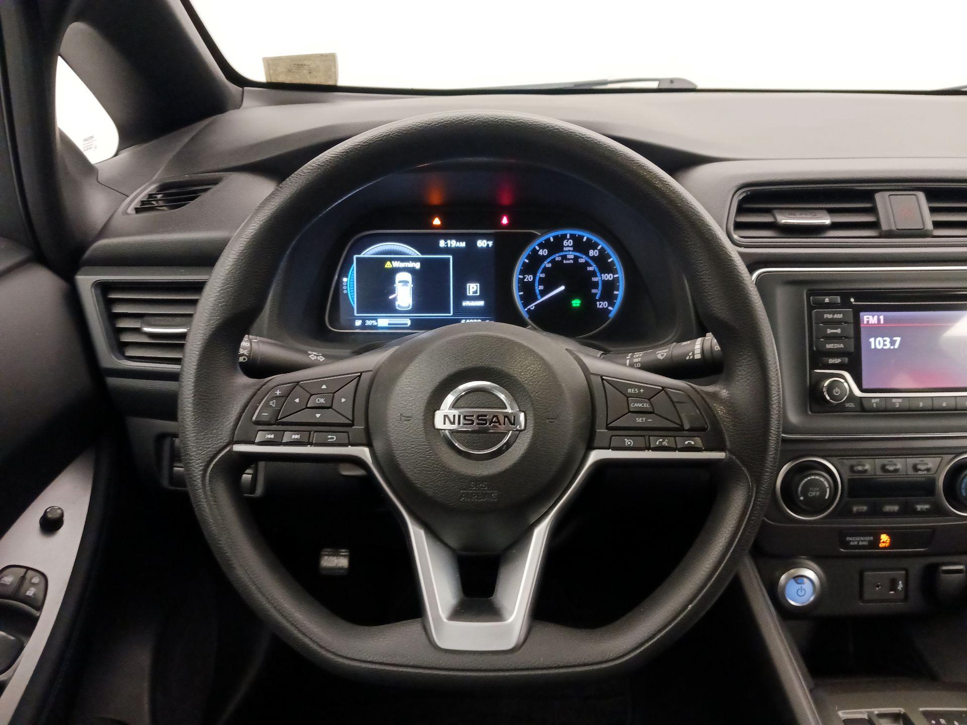 Thumbnail: 2018 Nissan Leaf - 10