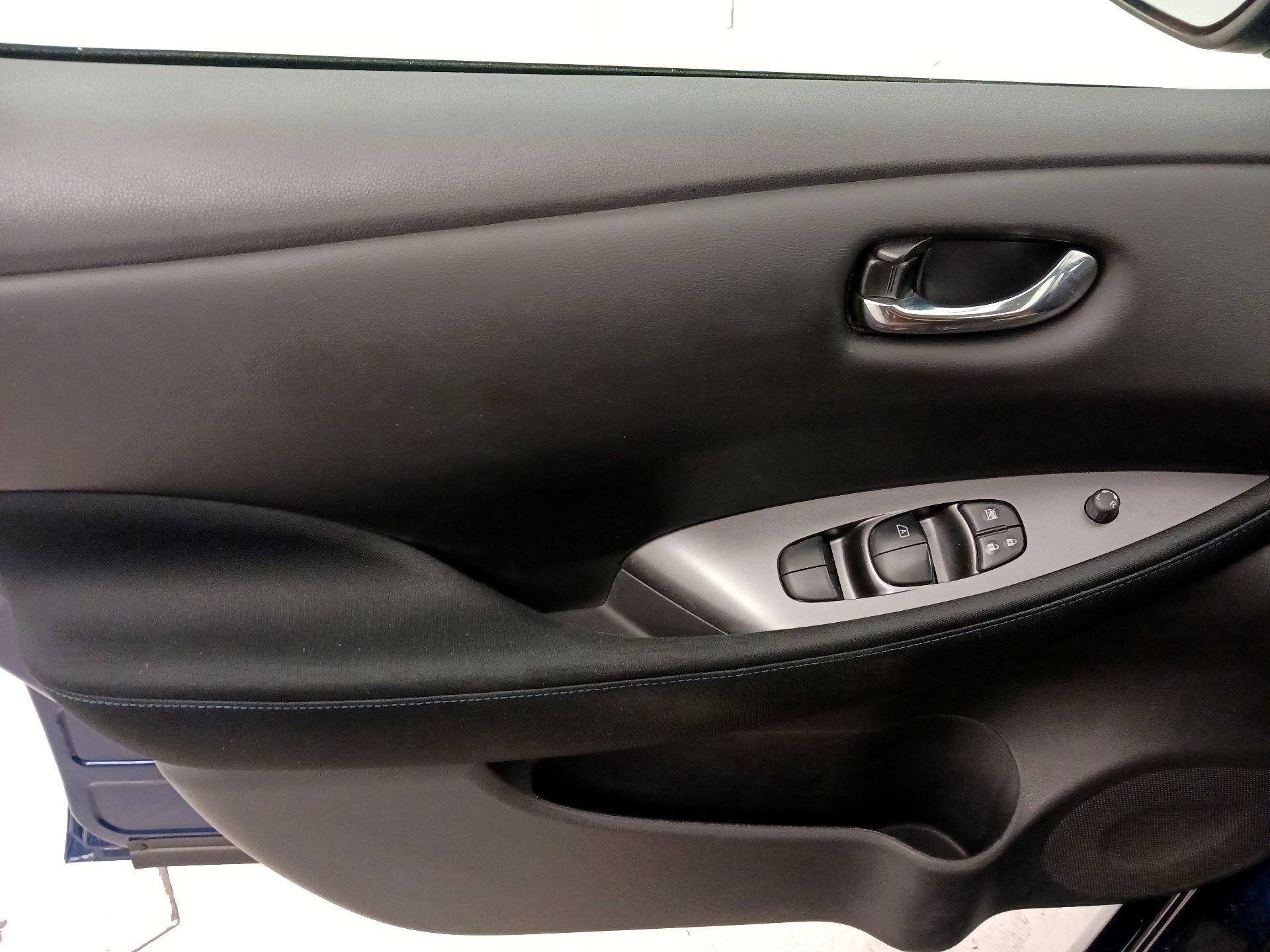 Thumbnail: 2018 Nissan Leaf - 12