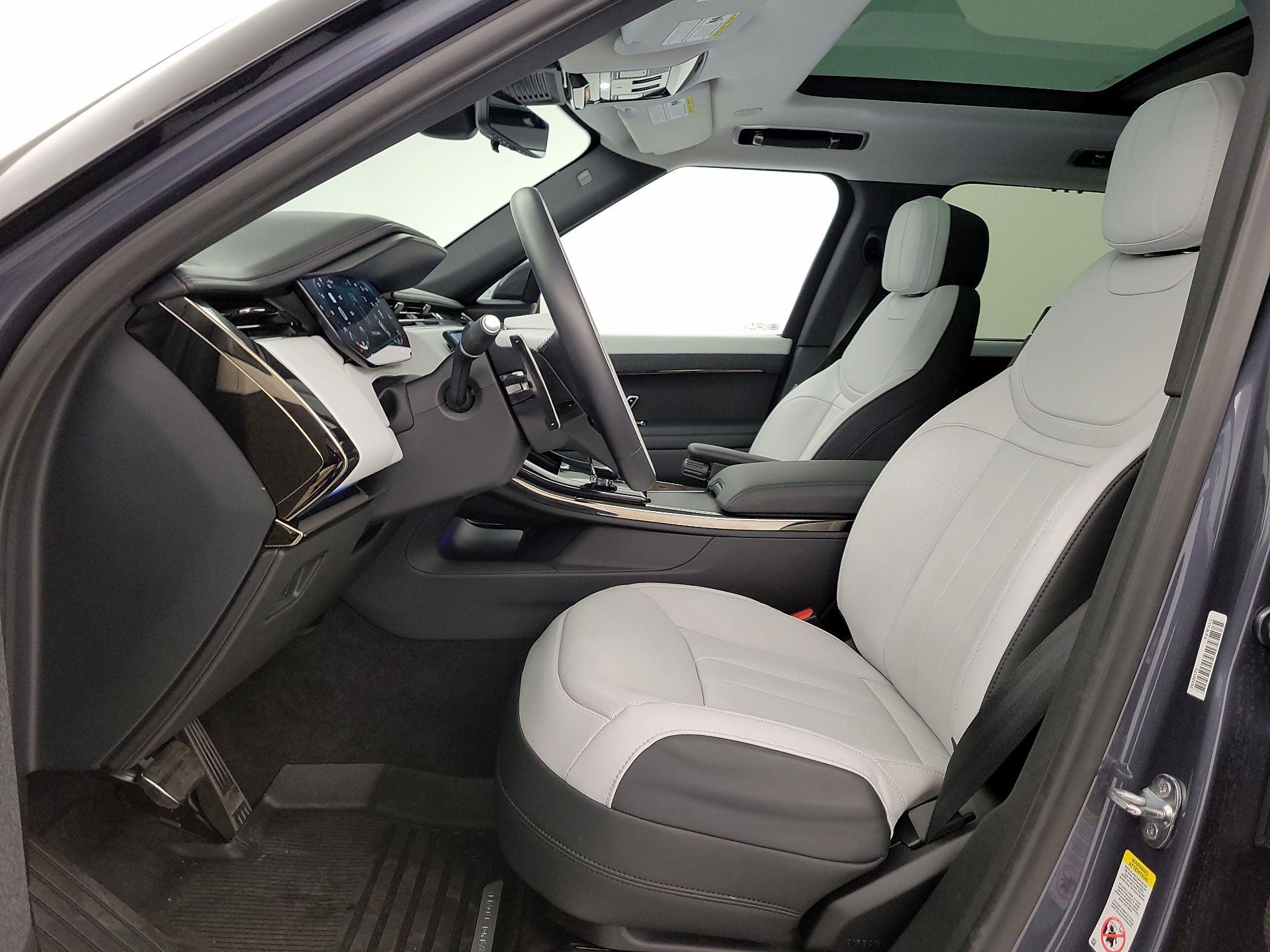 Thumbnail: 2024 Land Rover Range Rover Sport - 11