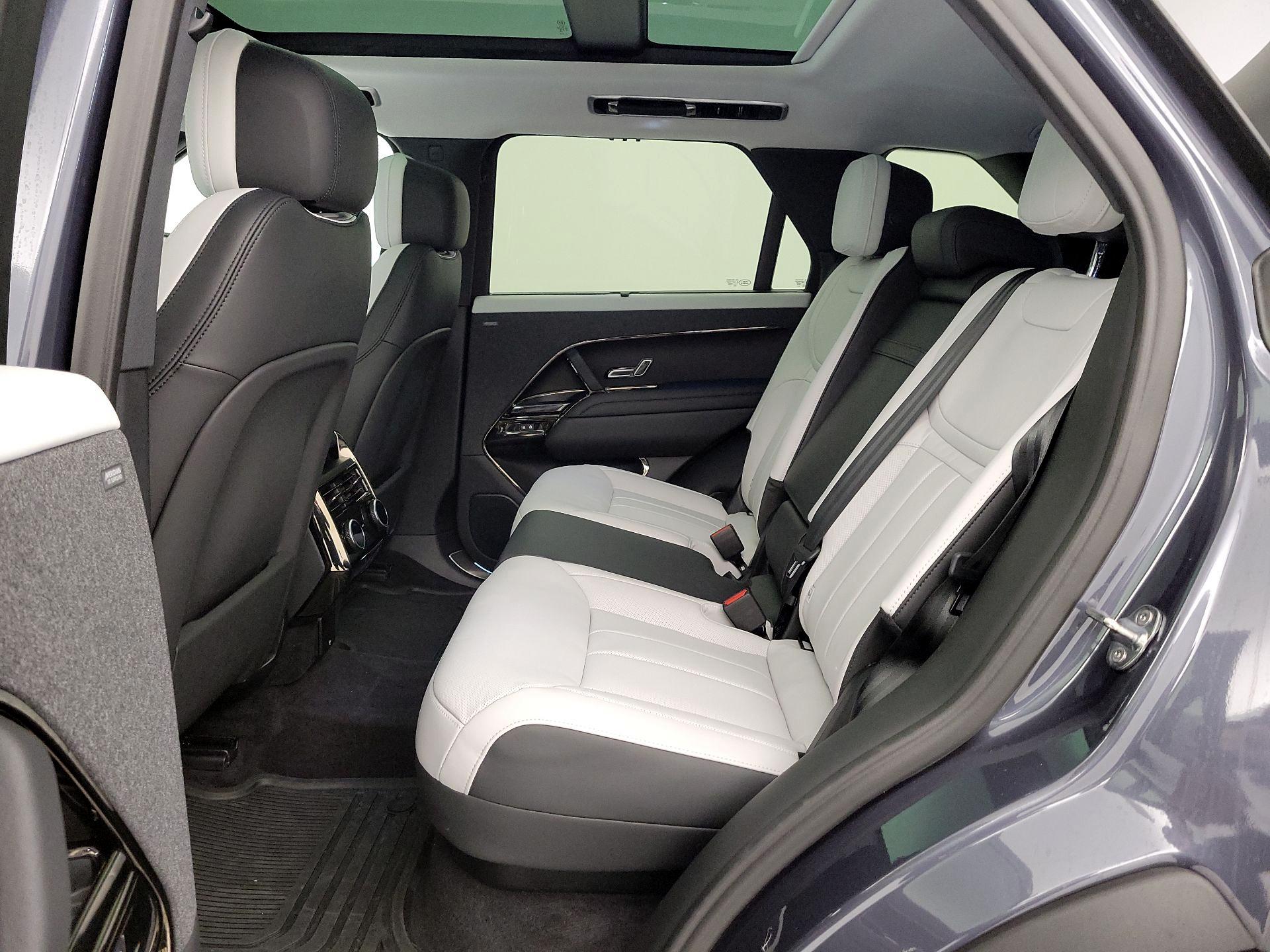 Thumbnail: 2024 Land Rover Range Rover Sport - 20