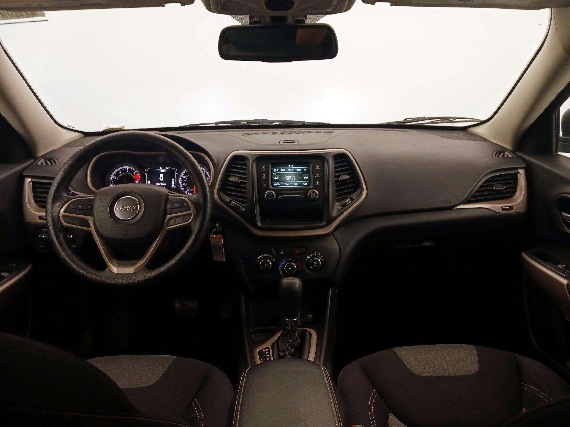 Thumbnail: 2017 Jeep Cherokee - 9