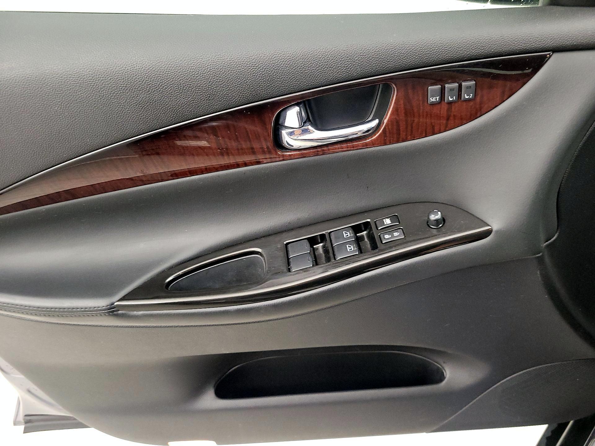 Thumbnail: 2017 INFINITI QX50 - 10