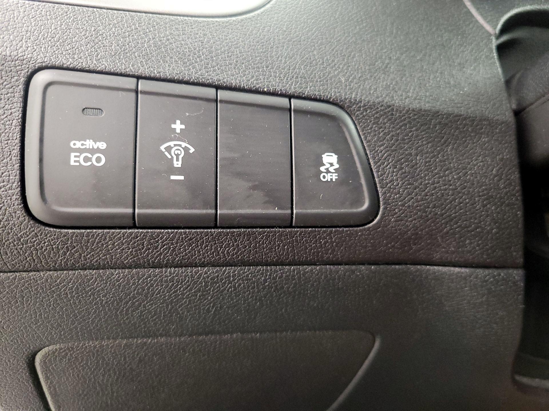 Thumbnail: 2014 Hyundai Elantra - 13