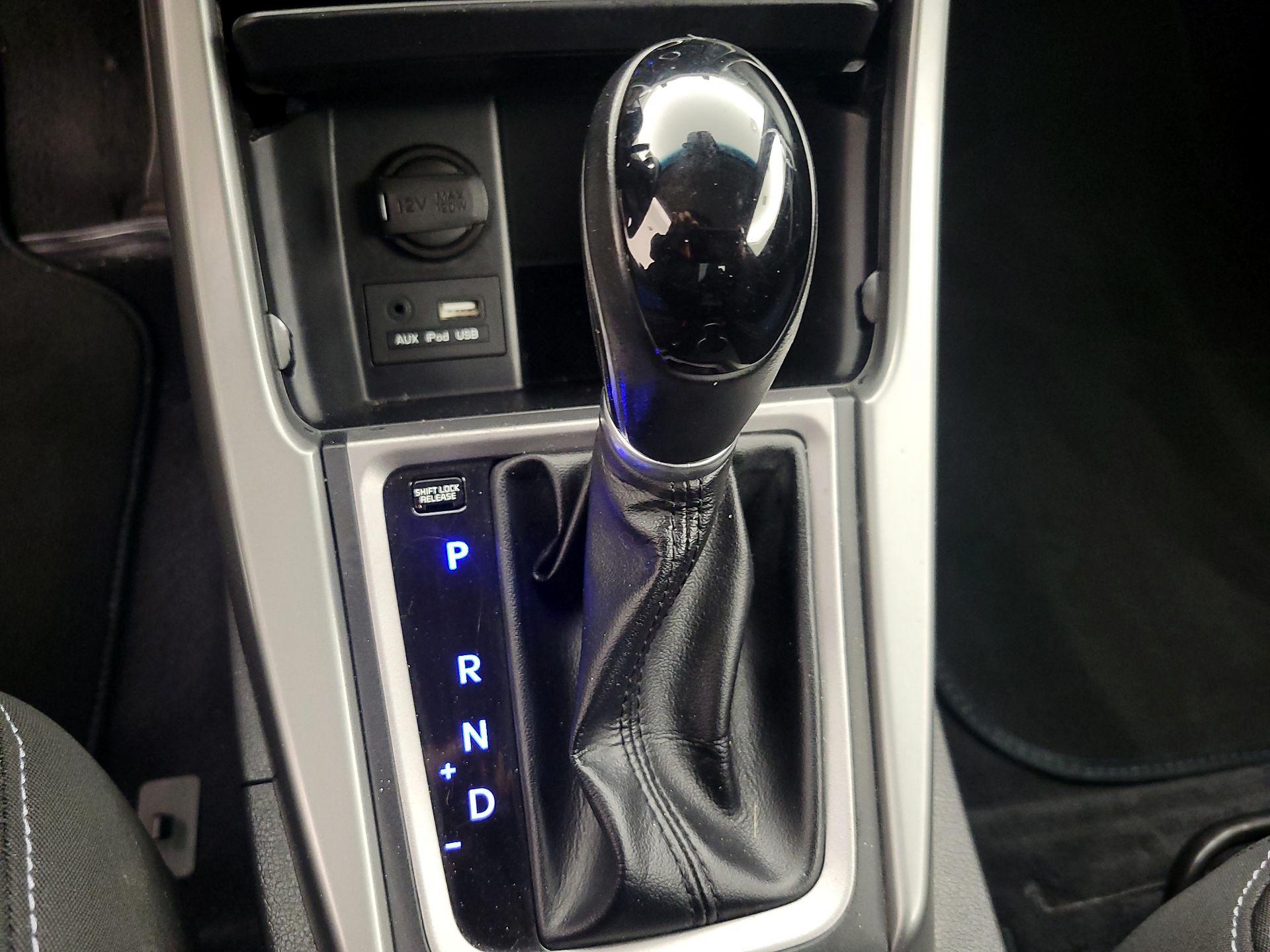 Thumbnail: 2014 Hyundai Elantra - 16