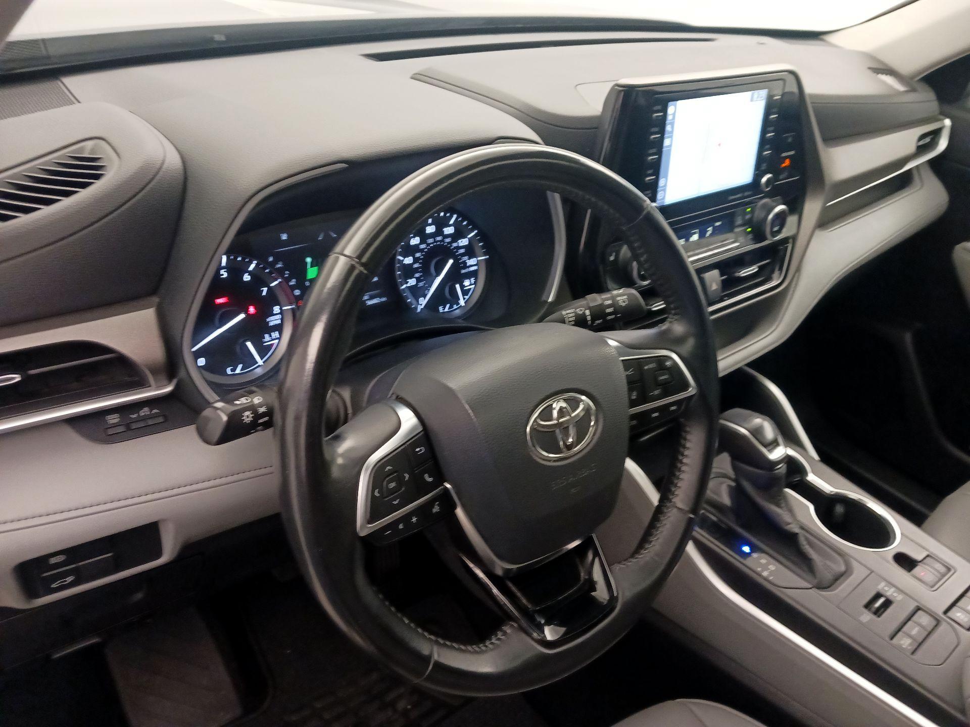 Thumbnail: 2020 Toyota Highlander - 9