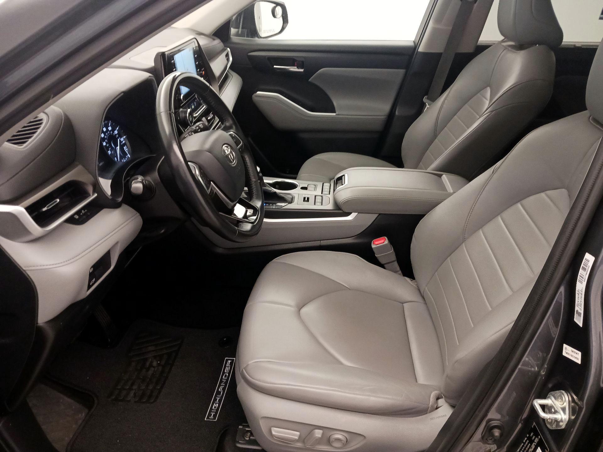 Thumbnail: 2020 Toyota Highlander - 11