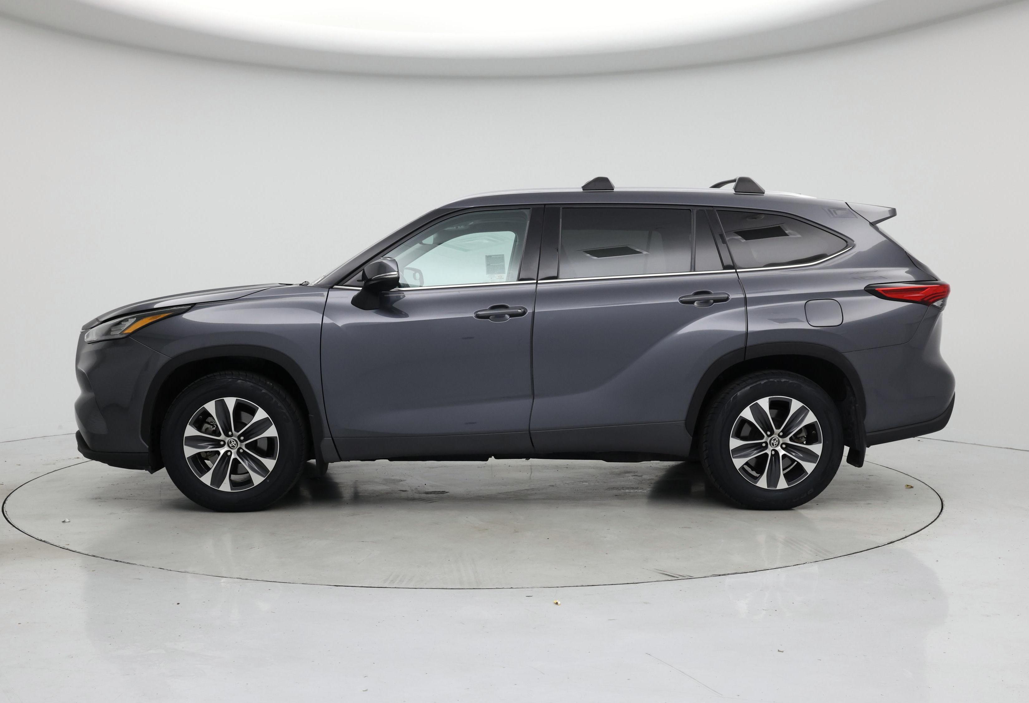 Thumbnail: 2020 Toyota Highlander - 3