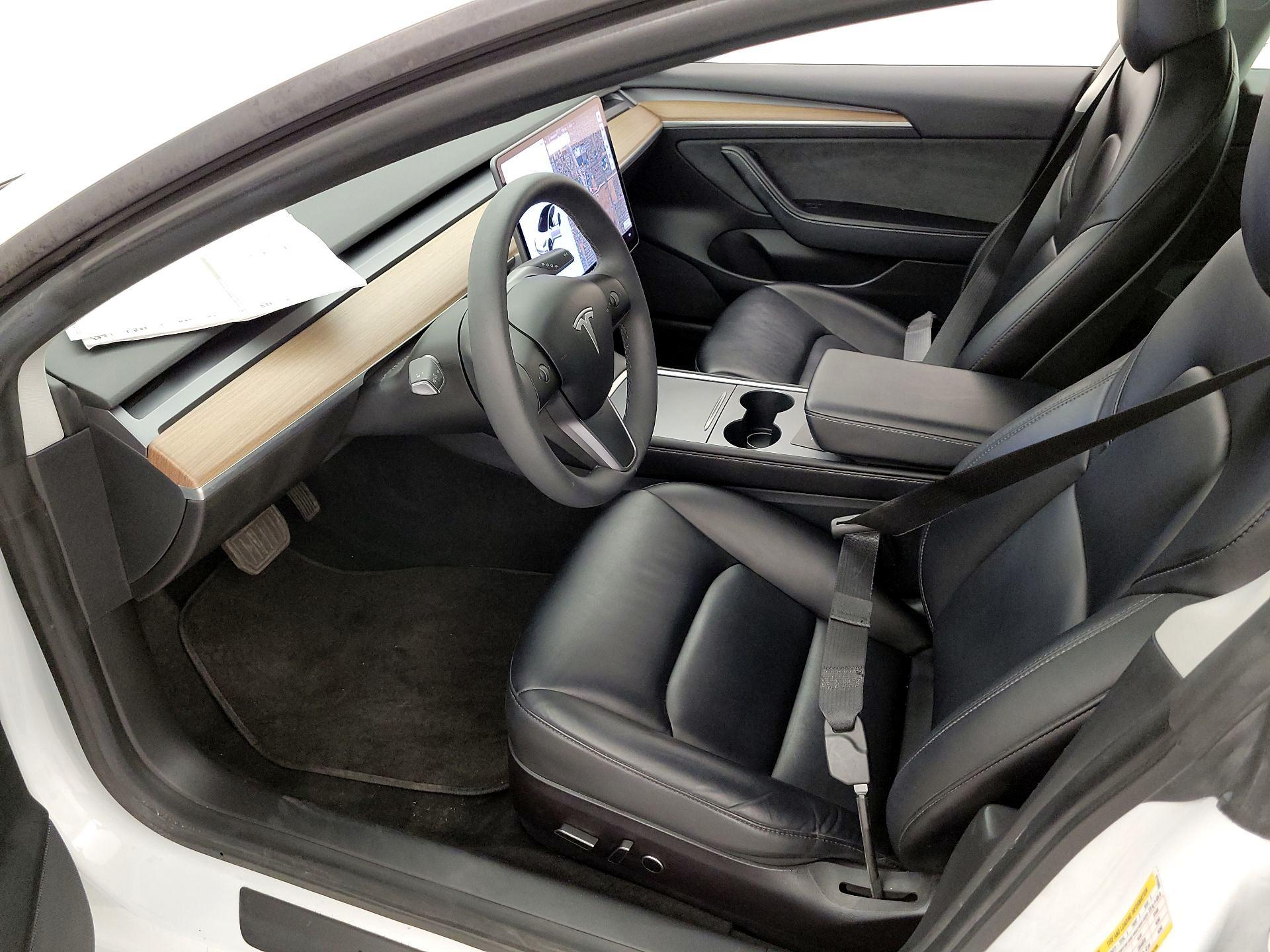 Thumbnail: 2021 Tesla Model 3 - 11