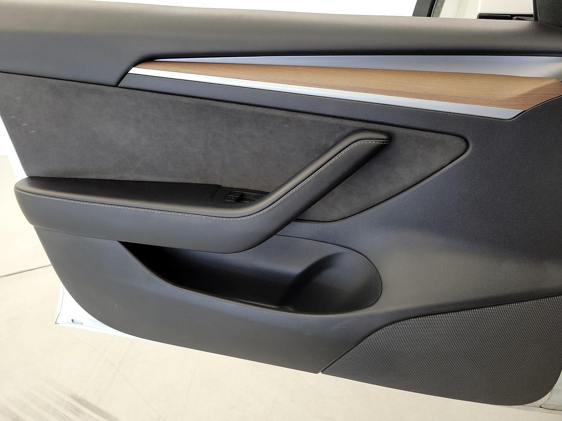 Thumbnail: 2021 Tesla Model 3 - 12