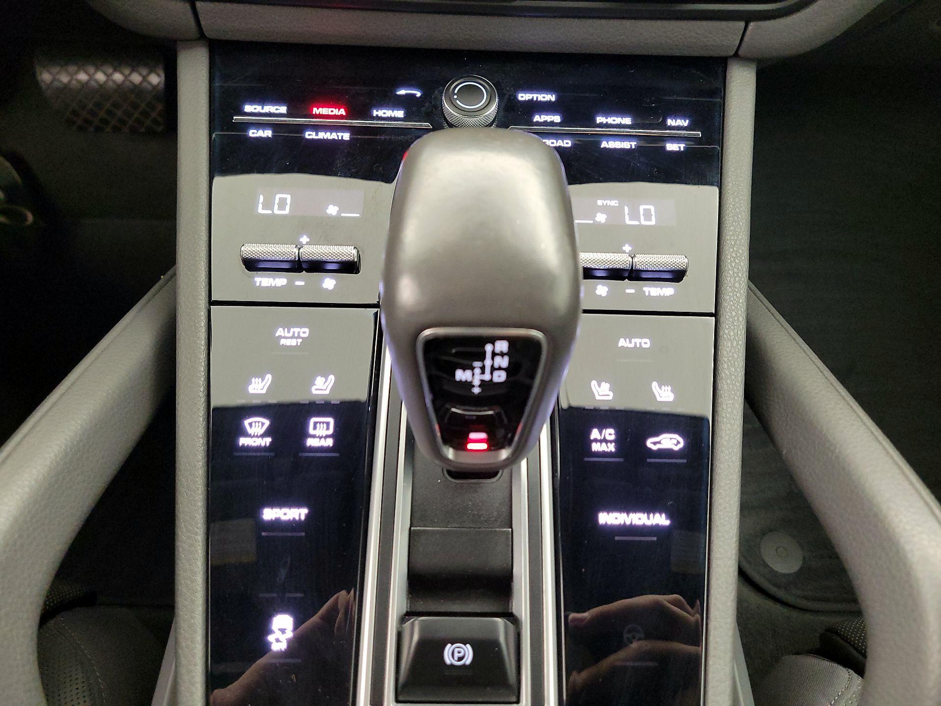 Thumbnail: 2019 Porsche Cayenne - 17