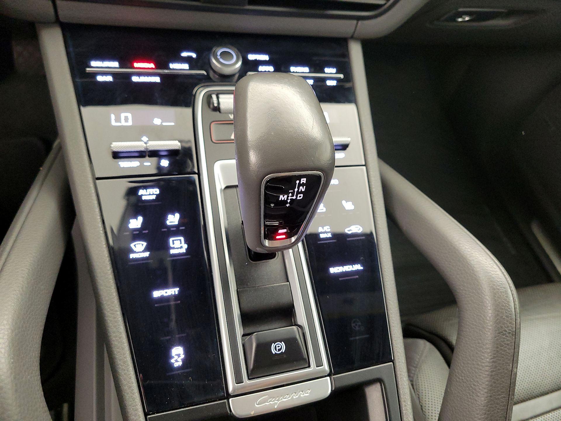 Thumbnail: 2019 Porsche Cayenne - 18