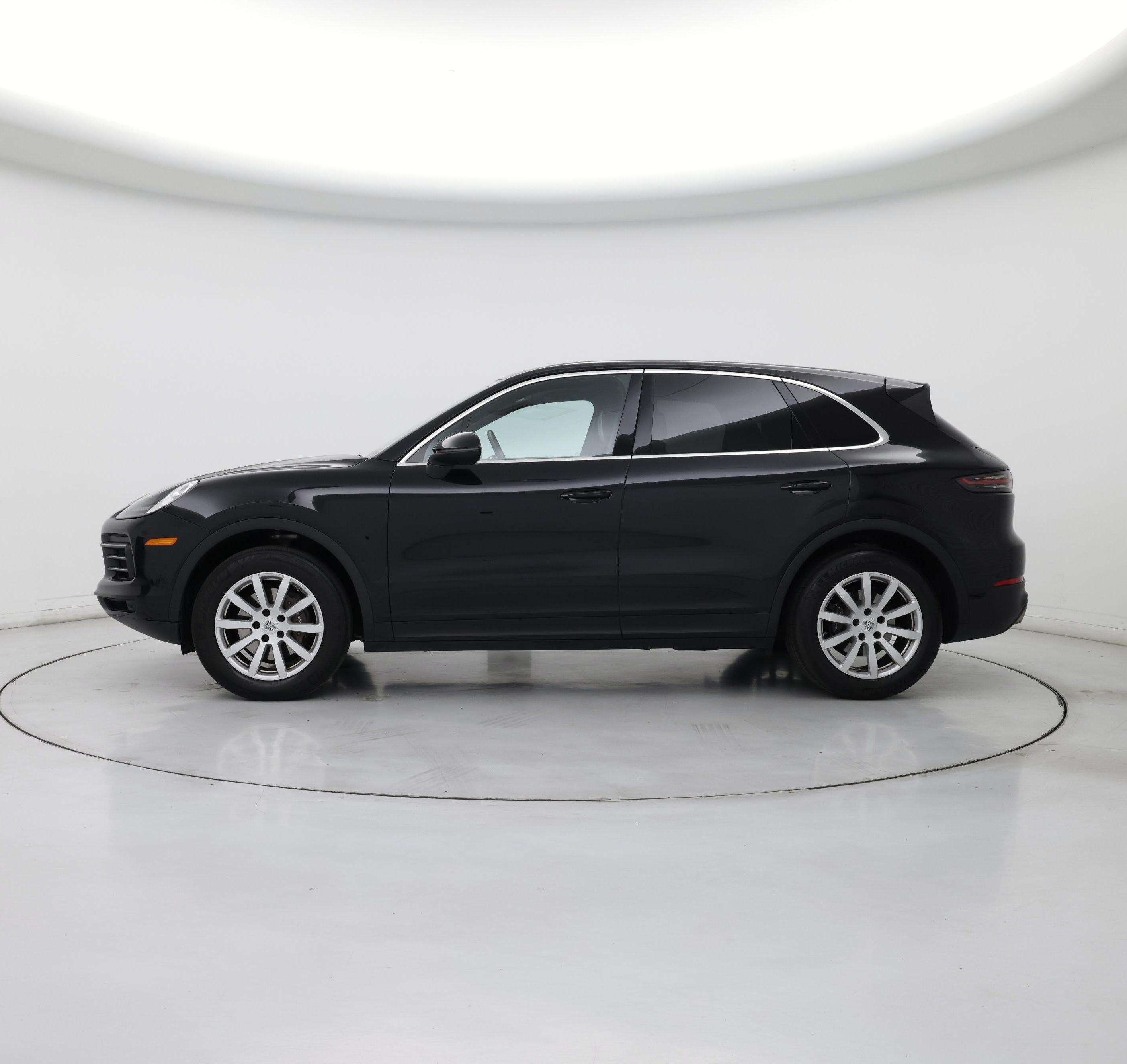 Thumbnail: 2019 Porsche Cayenne - 3