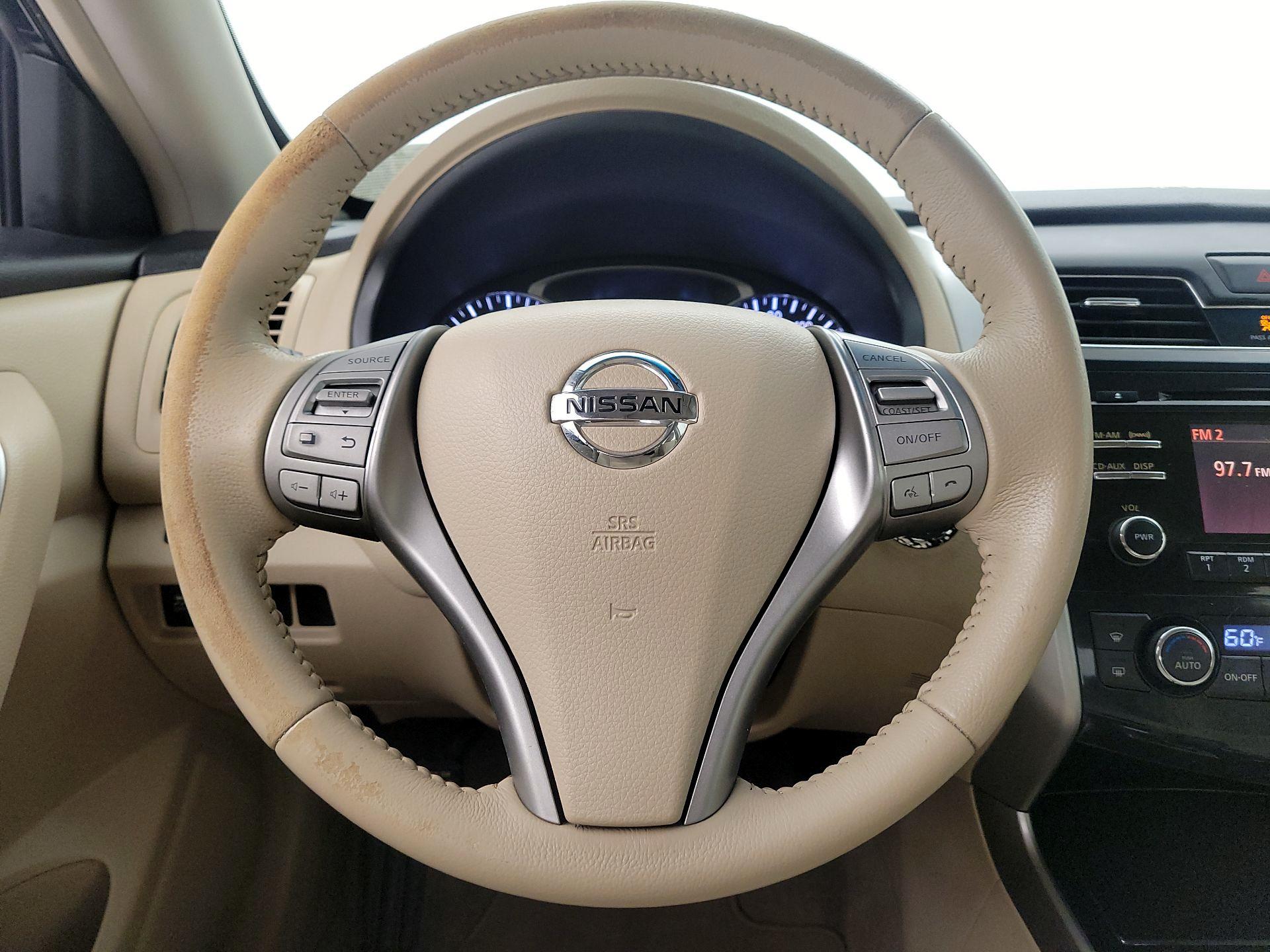 Thumbnail: 2013 Nissan Altima - 10