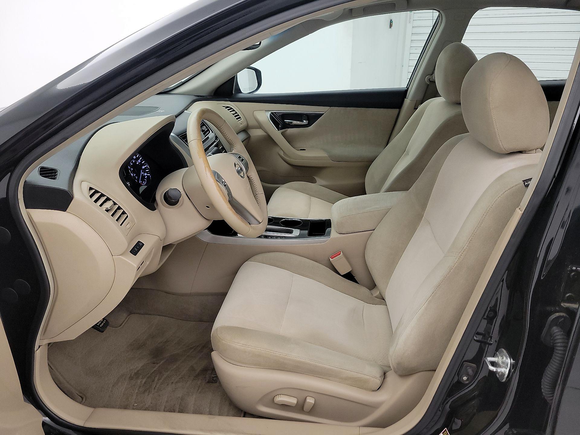 Thumbnail: 2013 Nissan Altima - 11