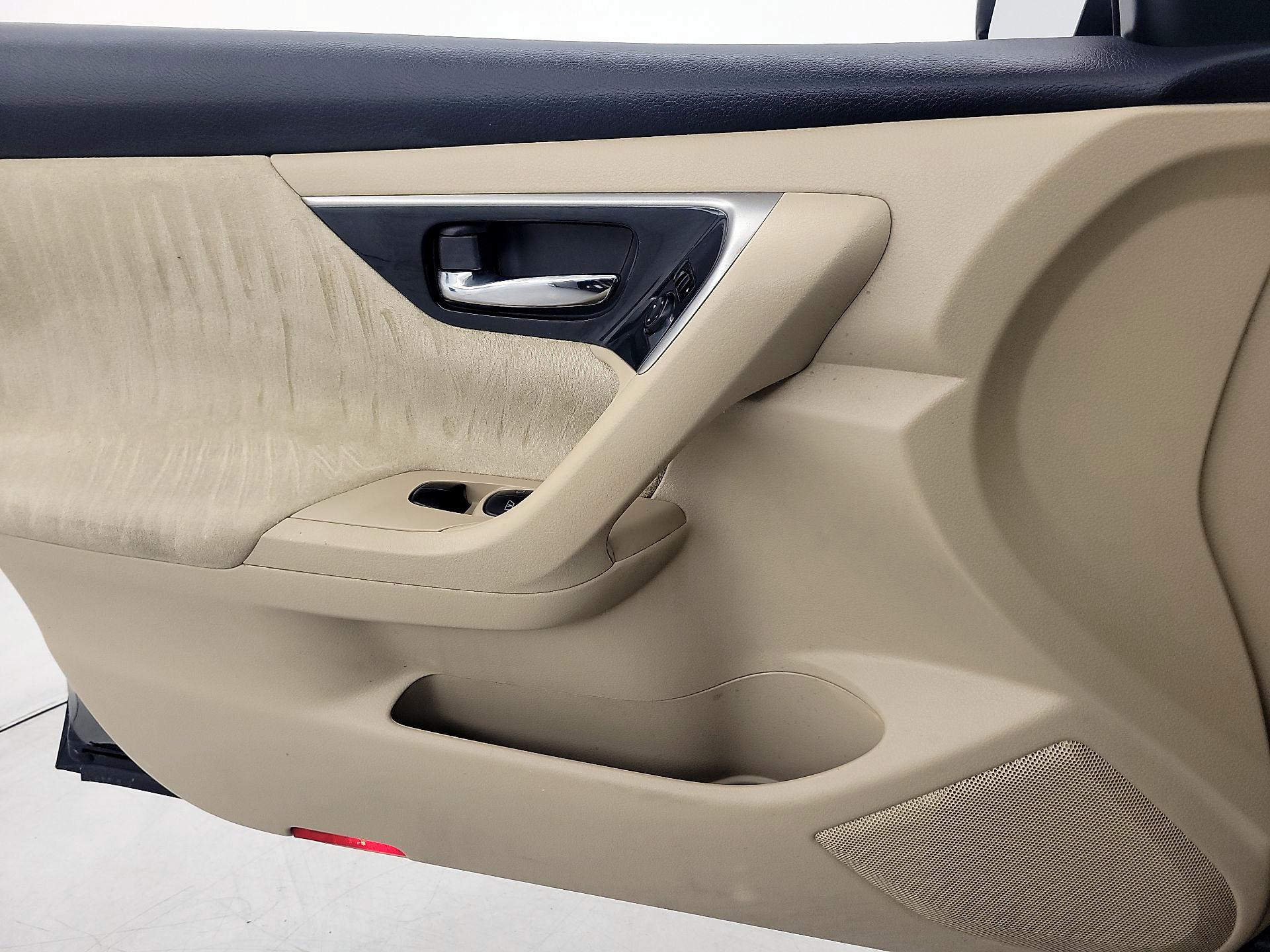Thumbnail: 2013 Nissan Altima - 12