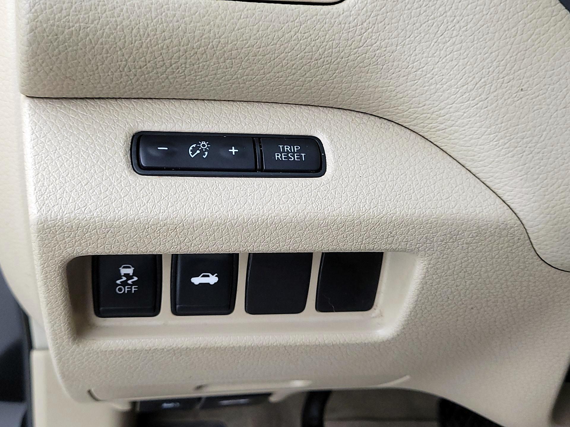 Thumbnail: 2013 Nissan Altima - 13