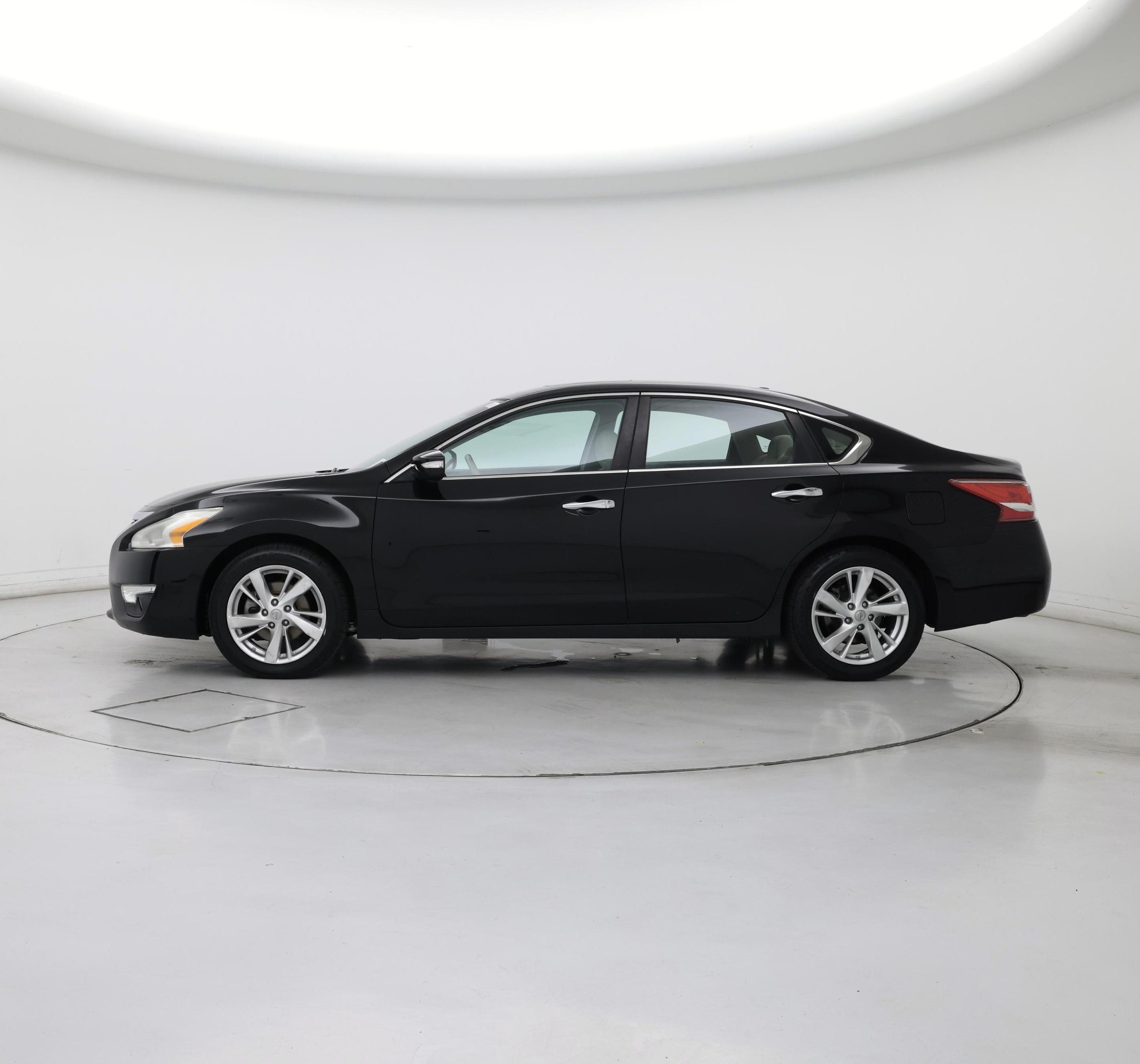 Thumbnail: 2013 Nissan Altima - 3