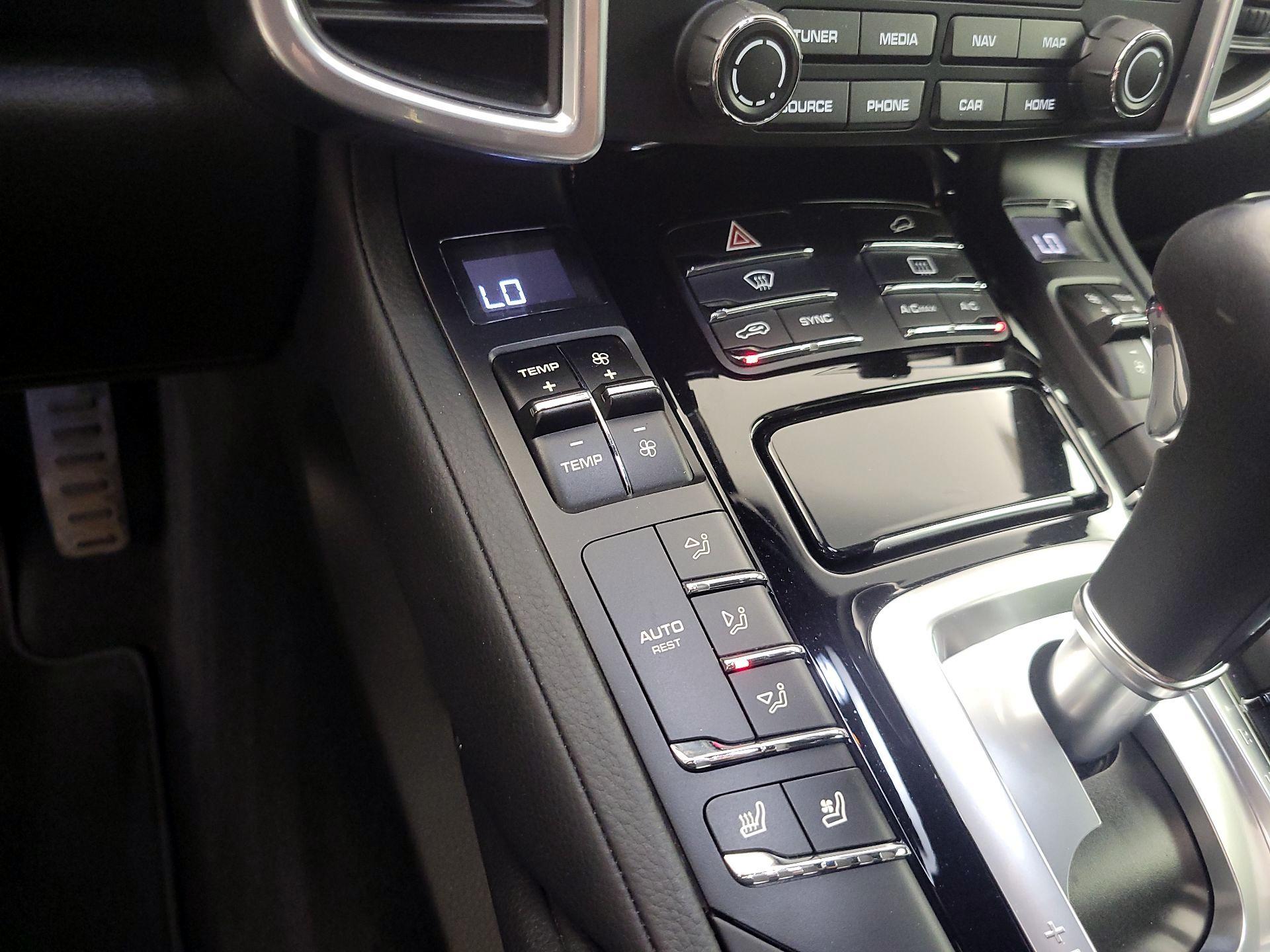 Thumbnail: 2017 Porsche Cayenne - 15