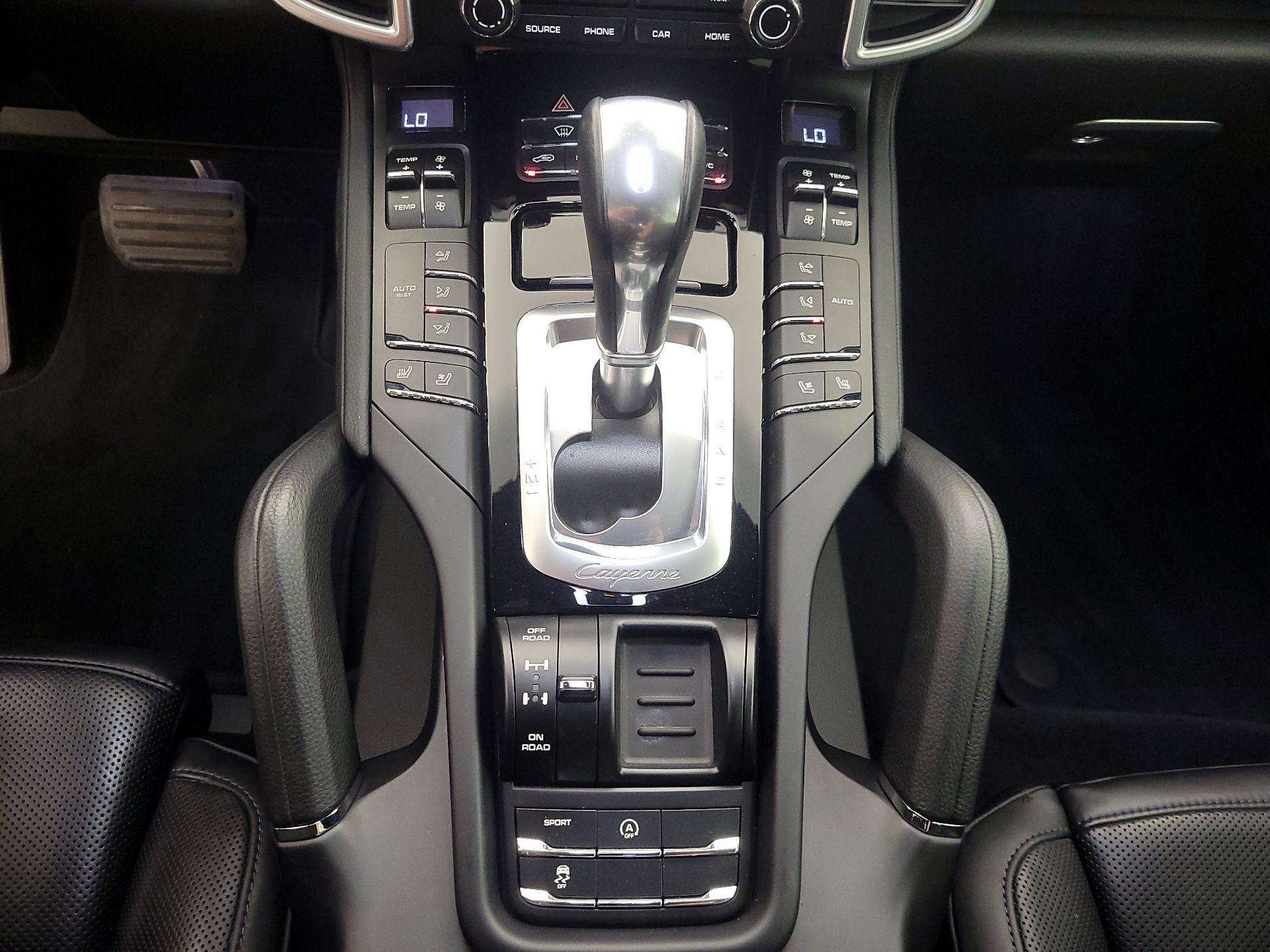 Thumbnail: 2017 Porsche Cayenne - 16