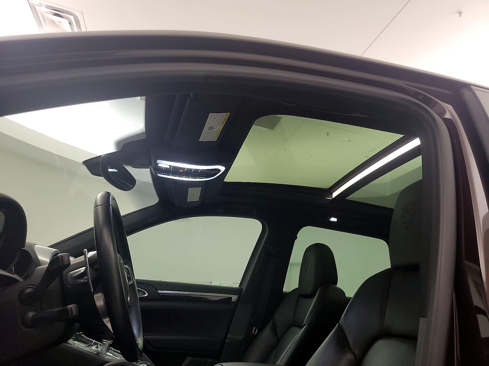 Thumbnail: 2017 Porsche Cayenne - 17